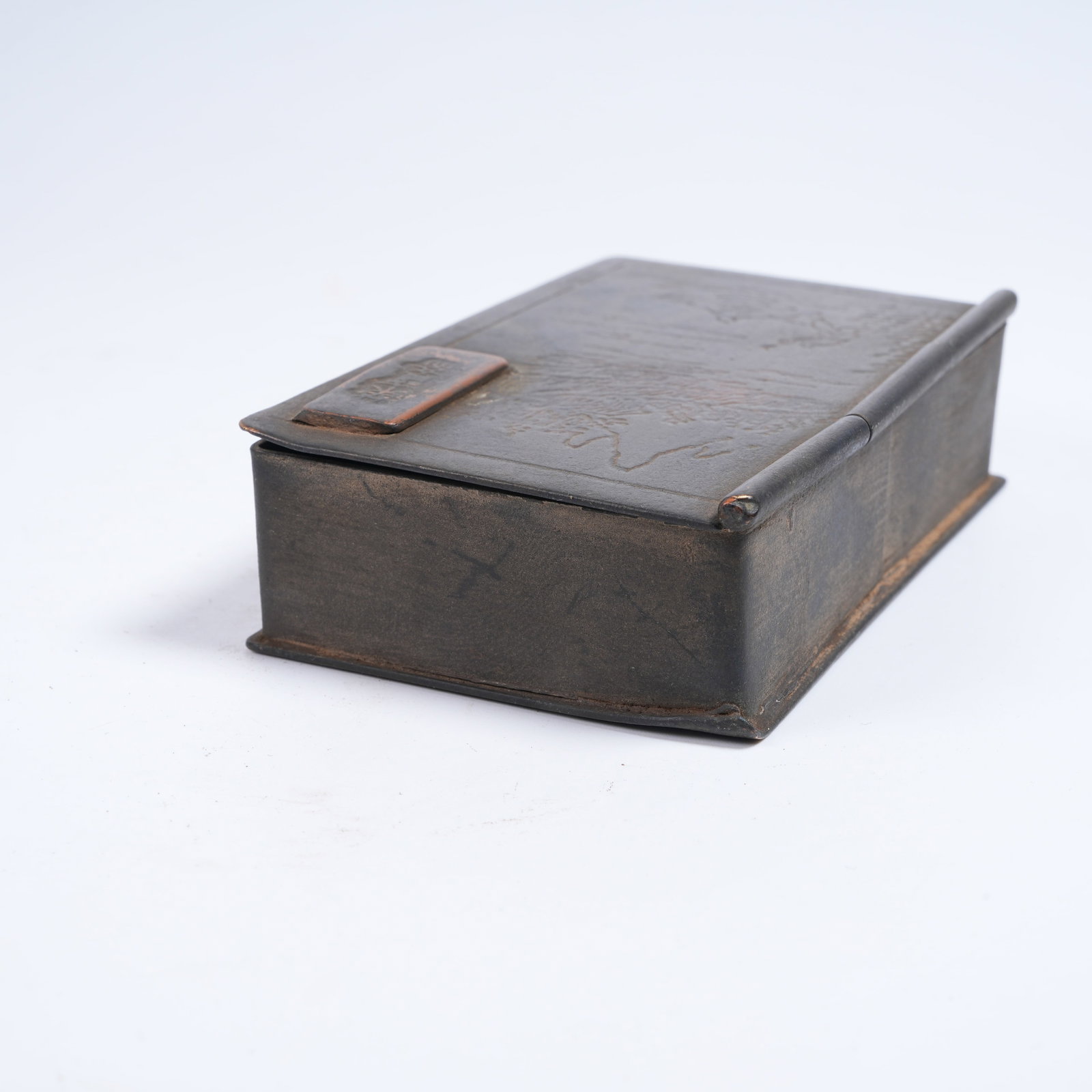 A BRONZE SEAL BOX WITH LANDSCAPE PATTERN - 9