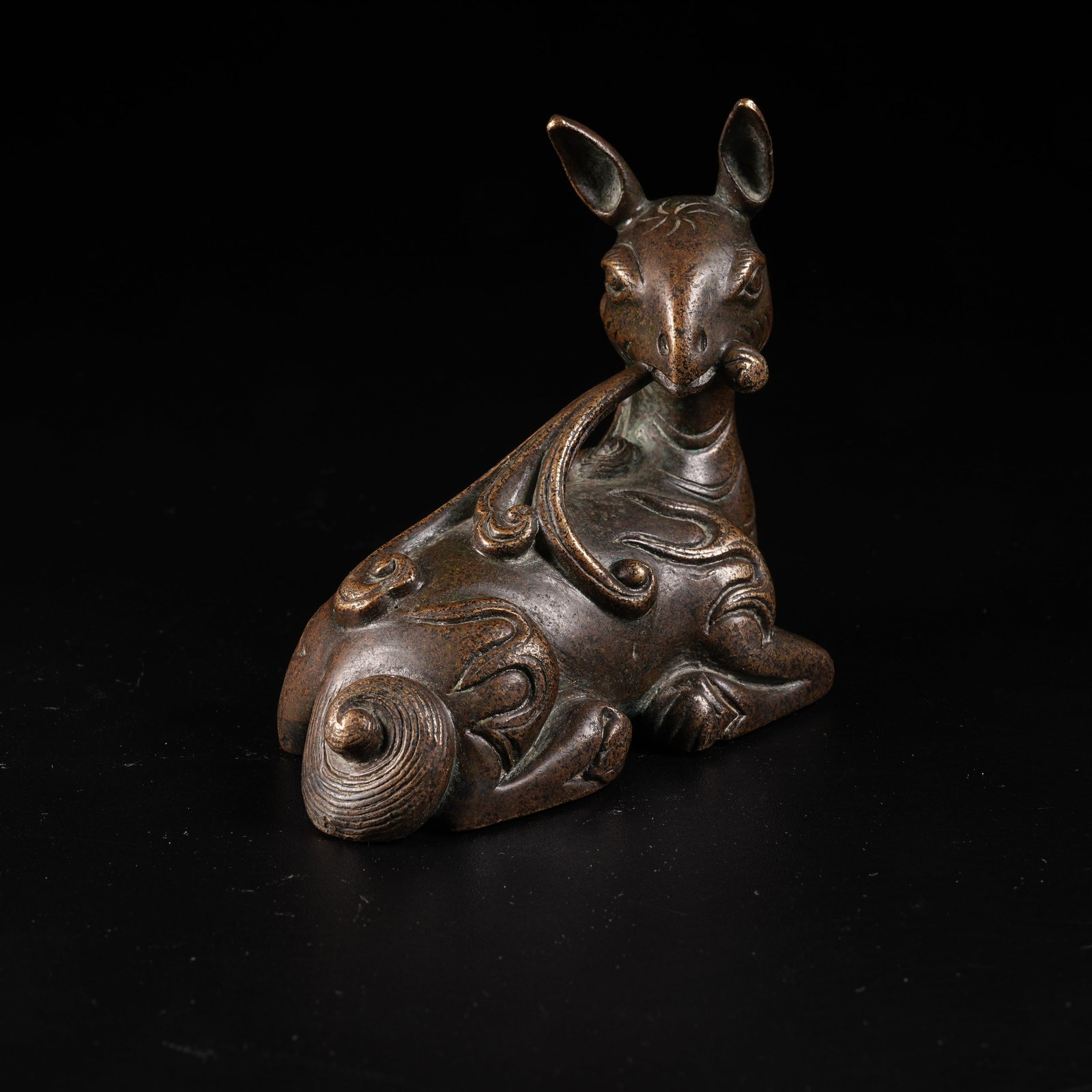 A BRONZE SPIRITUAL DEER AUSPICIOUS ORNAMENT (1 of 8)