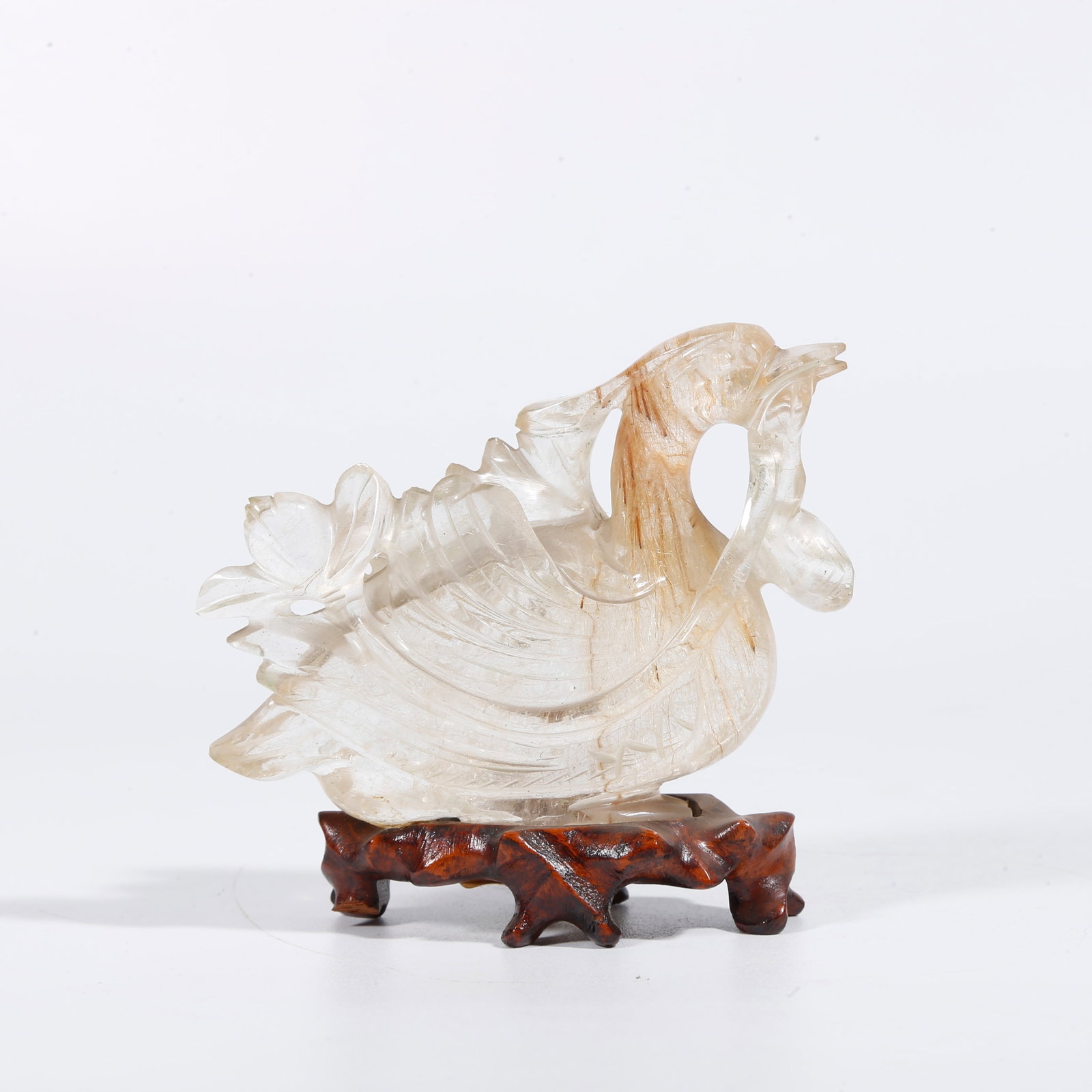 A CRYSTAL CARVED GOOSE-SHAPED ORNAMENT (1 of 9)