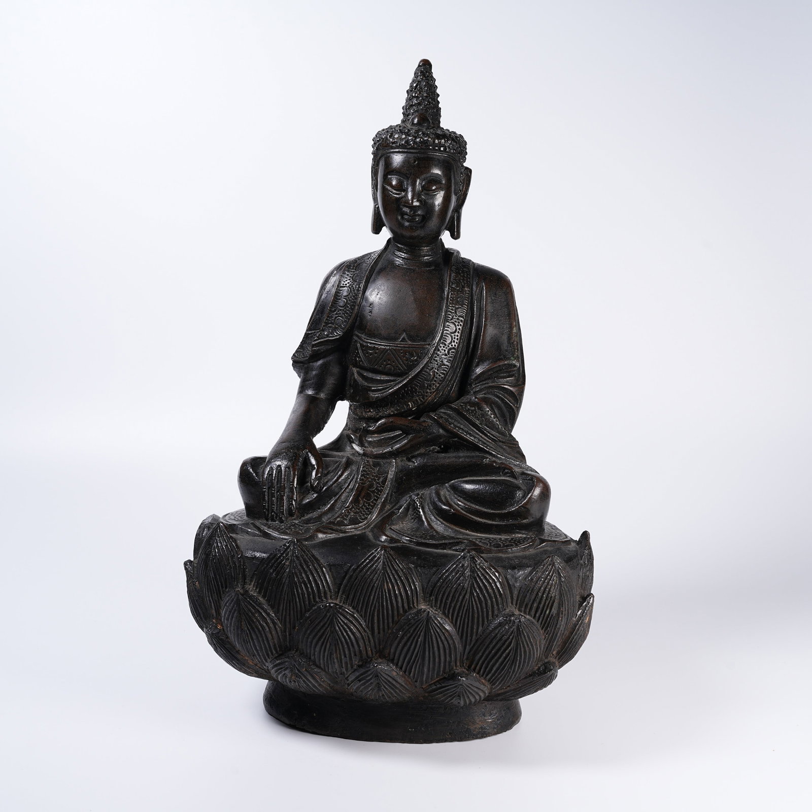 A BRONZE SAKYAMUNI BUDDHA STATUE (1 of 9)