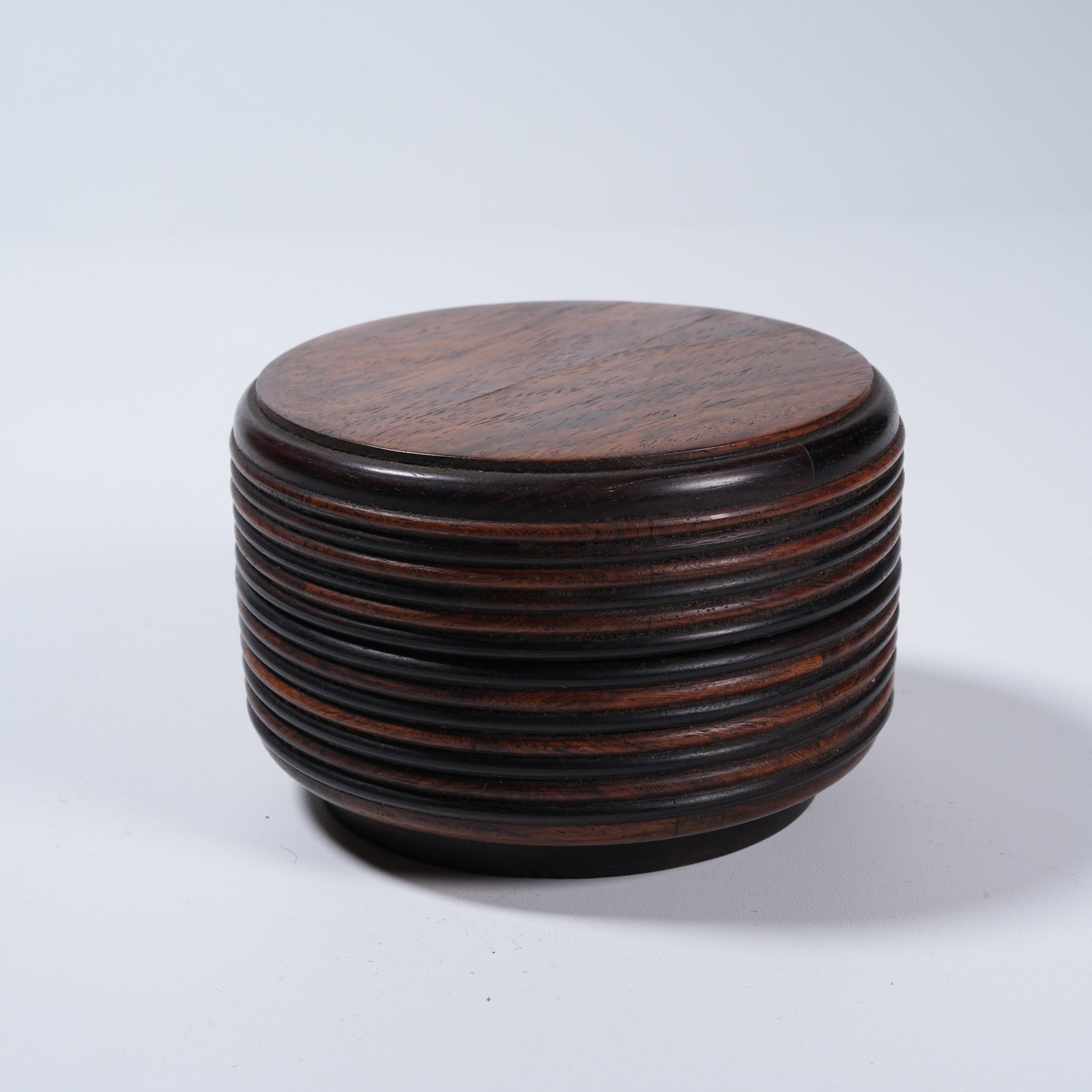 A HUANGHUALI COVERED BOX WITH STRING PATTERN: Huanghuali Covered Box with String Pattern