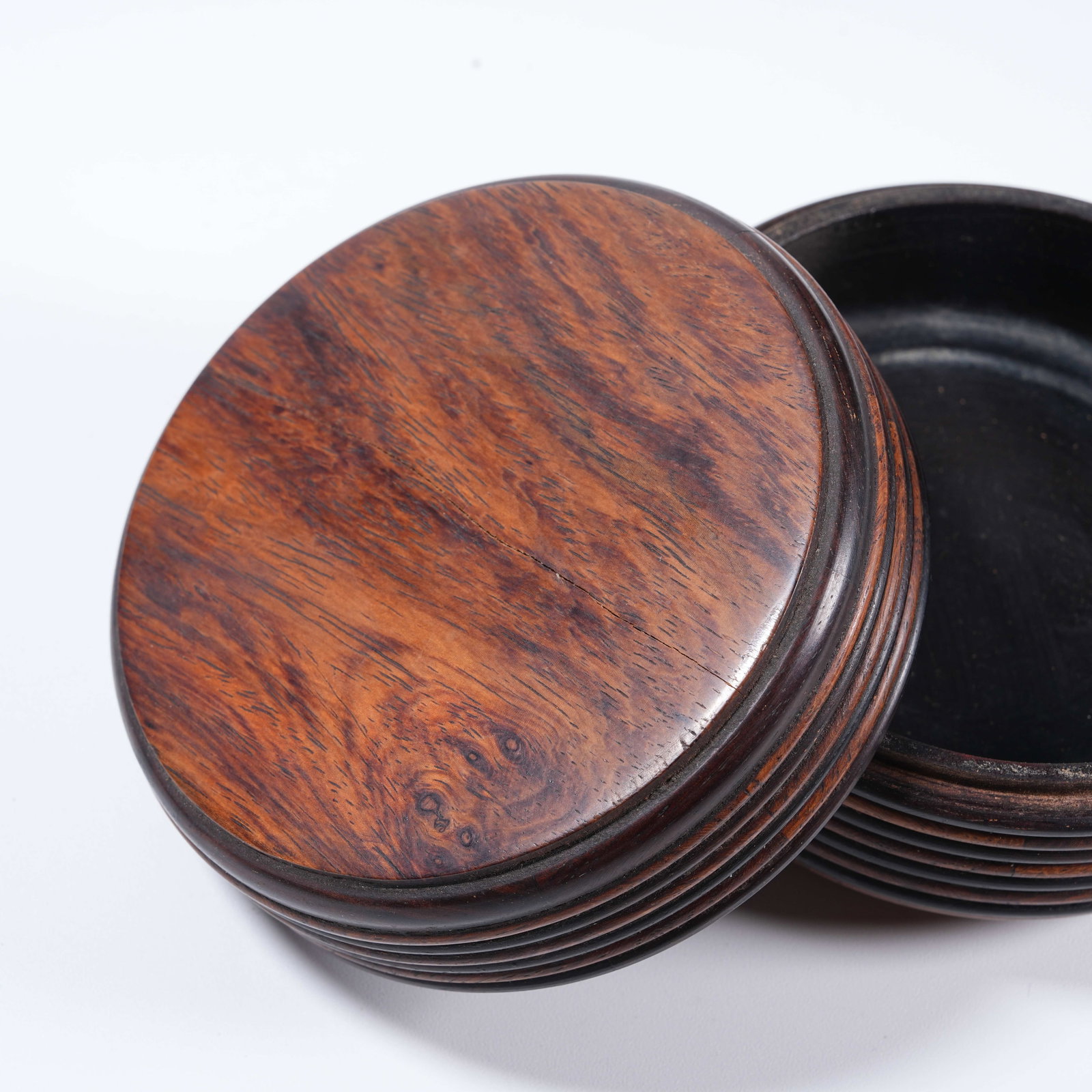 A HUANGHUALI COVERED BOX WITH STRING PATTERN - 7