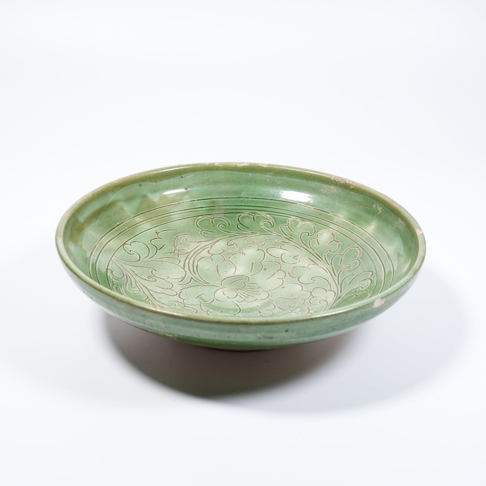 A GREEN GLAZE CARVED PLATE (1 of 9)