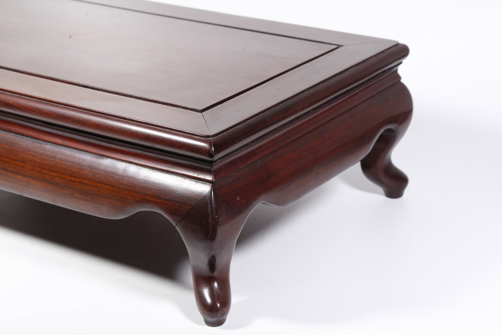 A MAHOGANY TABLE - 4