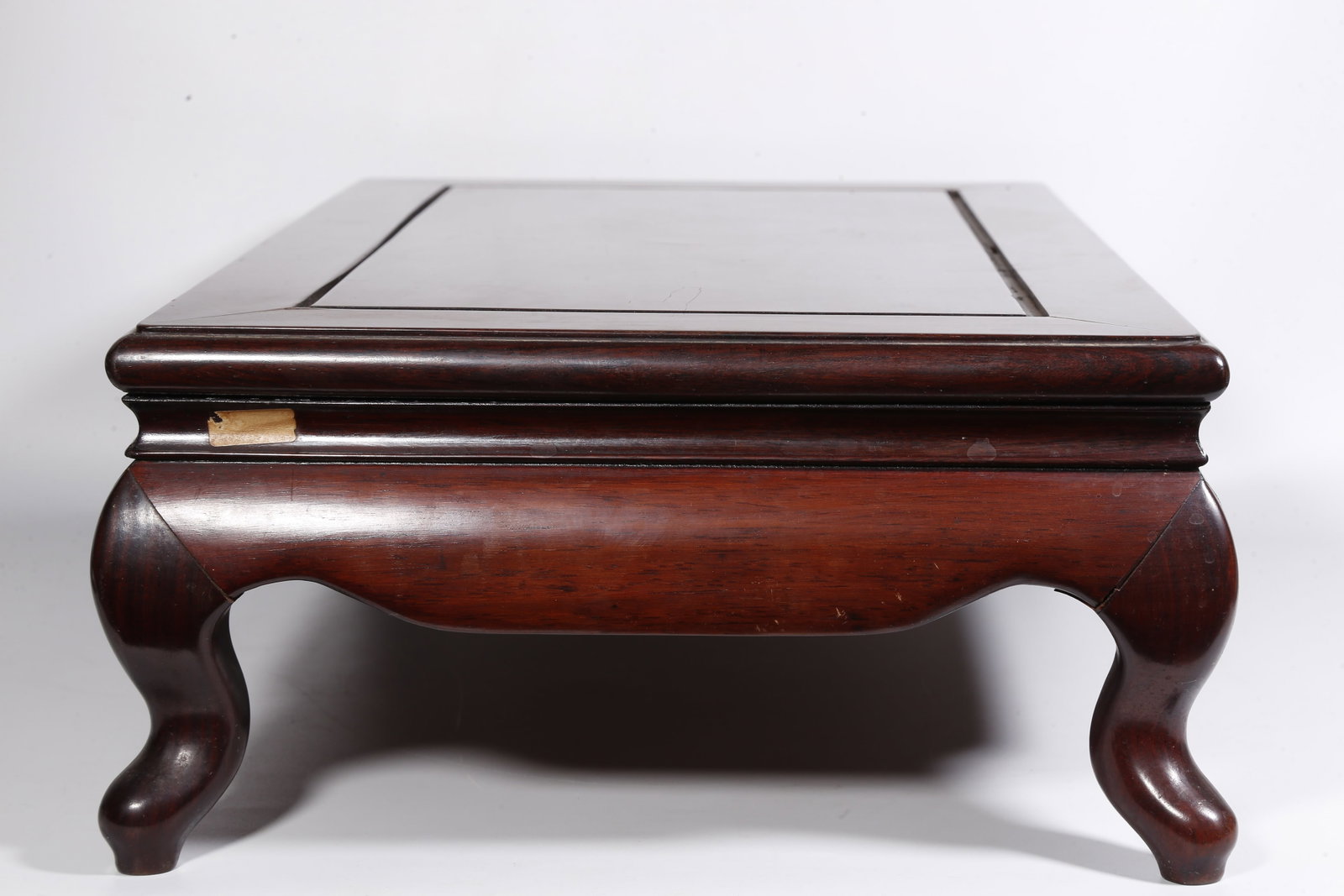 A MAHOGANY TABLE - 7