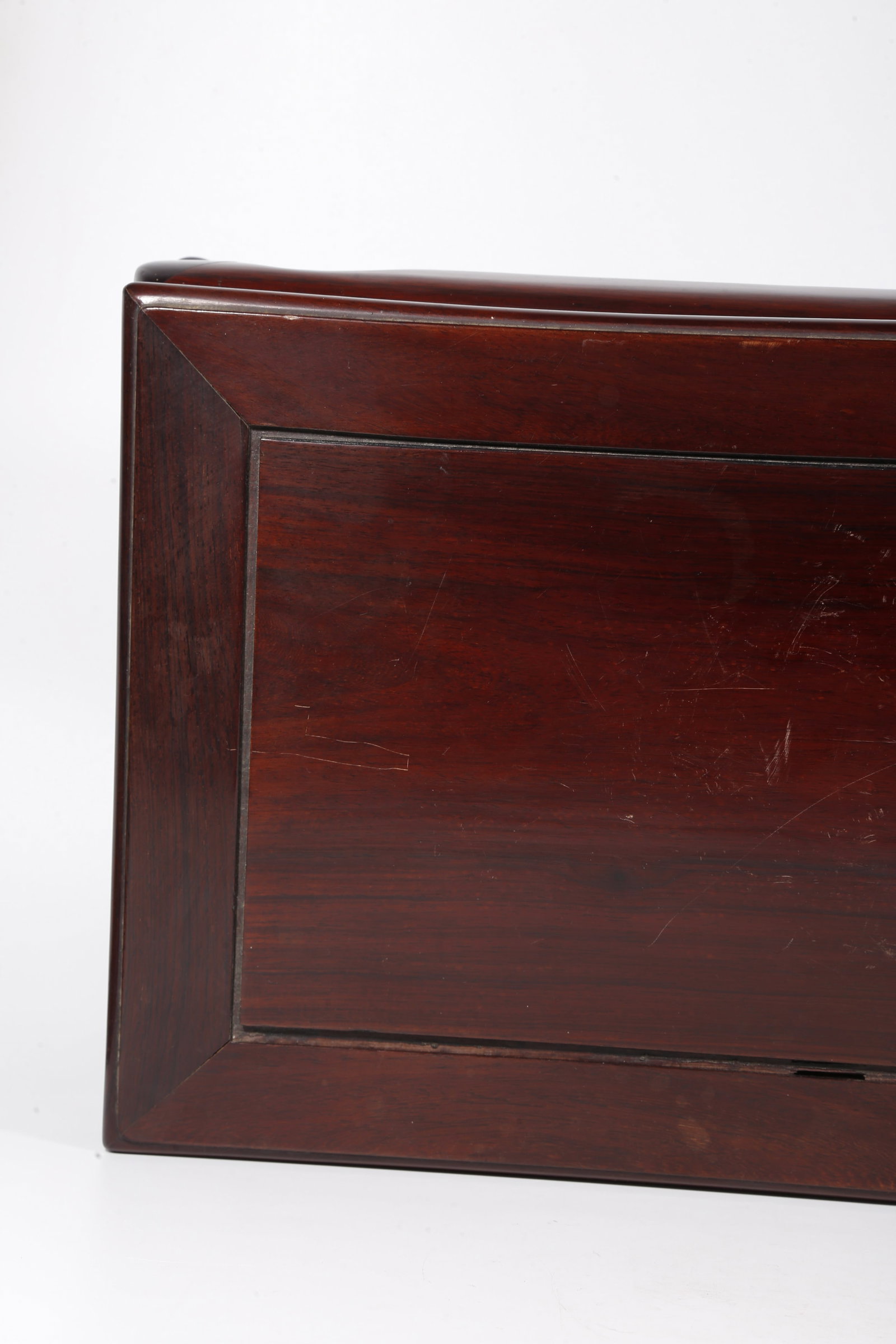 A MAHOGANY TABLE - 9