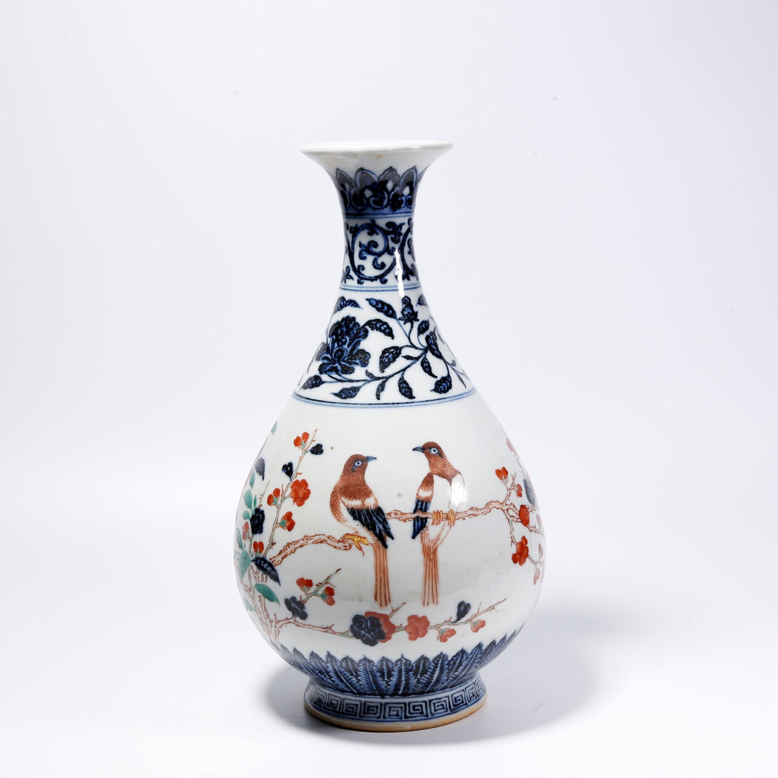 A FAMILLE ROSE YUHUCHUN VASE WITH FLOWER AND BIRD PATTERN: Famille Rose Yuhuchun Vase with Flower and Bird Pattern