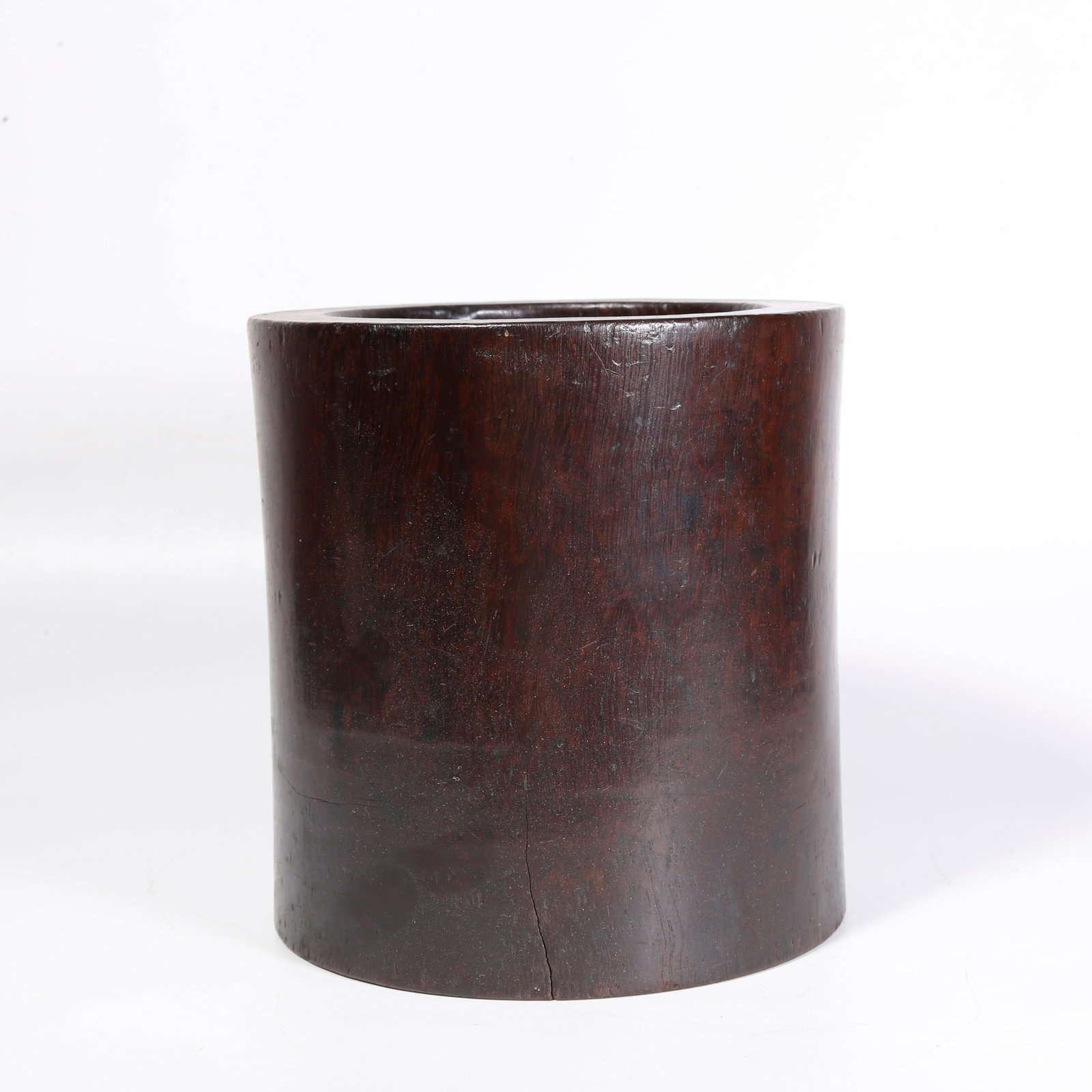 A RED SANDALWOOD CARVED BRUSH POT: Red Sandalwood Carved Brush Pot