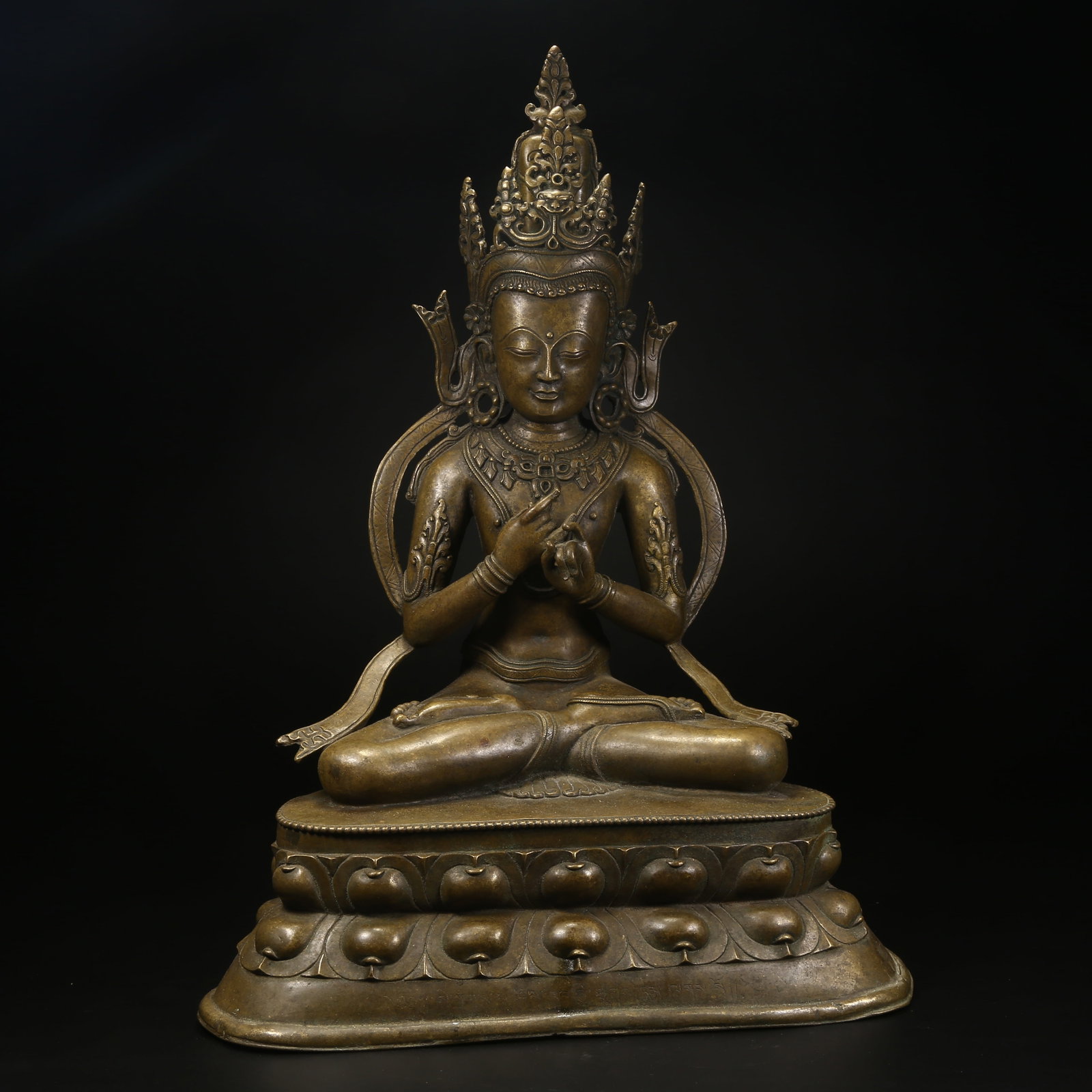 A ALLOYED COPPER STATUE OF VAIROCANA IN LADAKH STYLE: Alloyed copper statue of Vairocana in Ladakh style