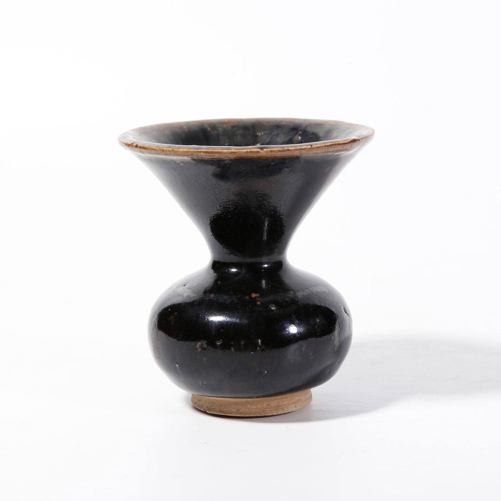 A BLACK GLAZE WASTE VESSEL (1 of 8)