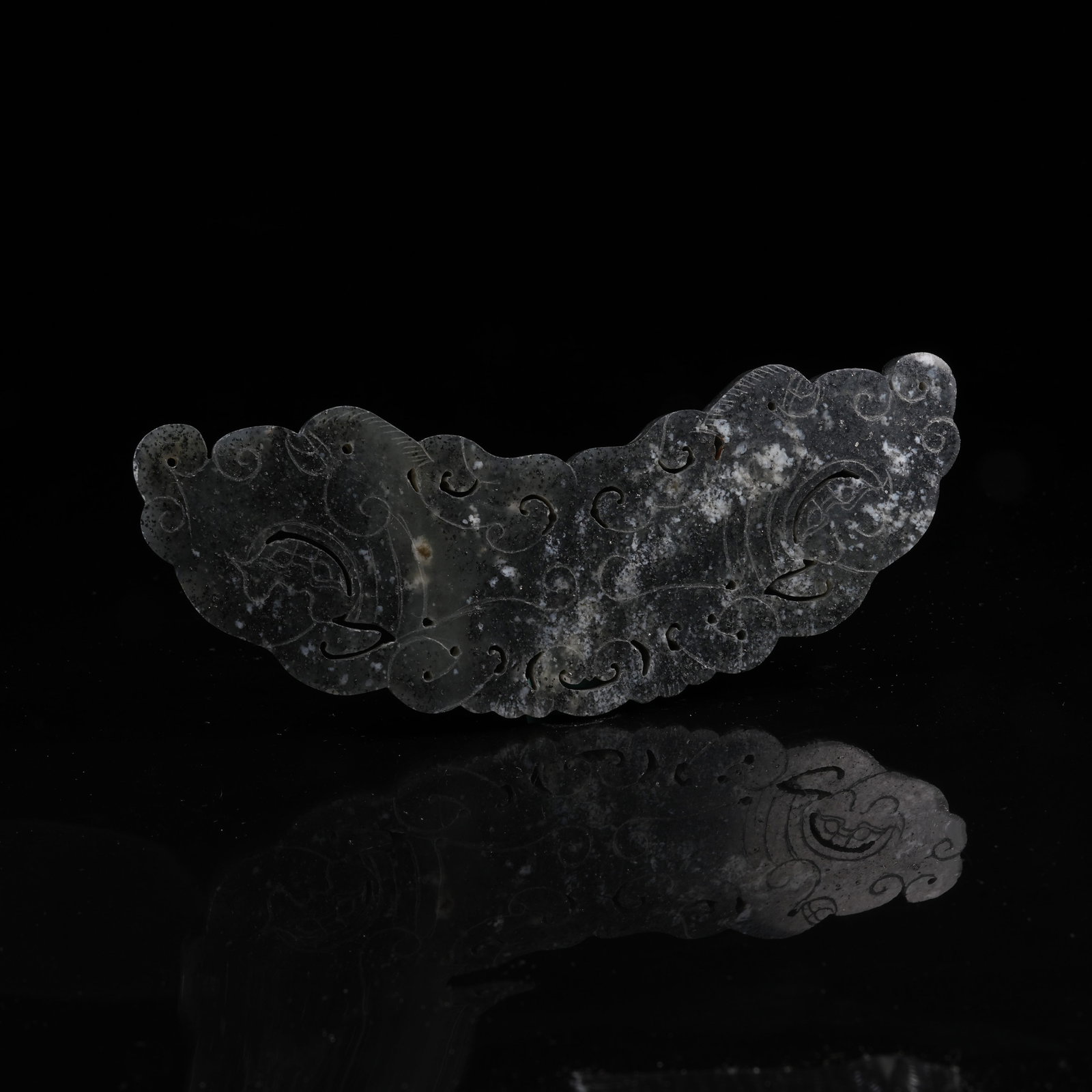 A ARCHAIC JADE DOUBLE DRAGON HUANG: Archaic Jade Double Dragon Huang