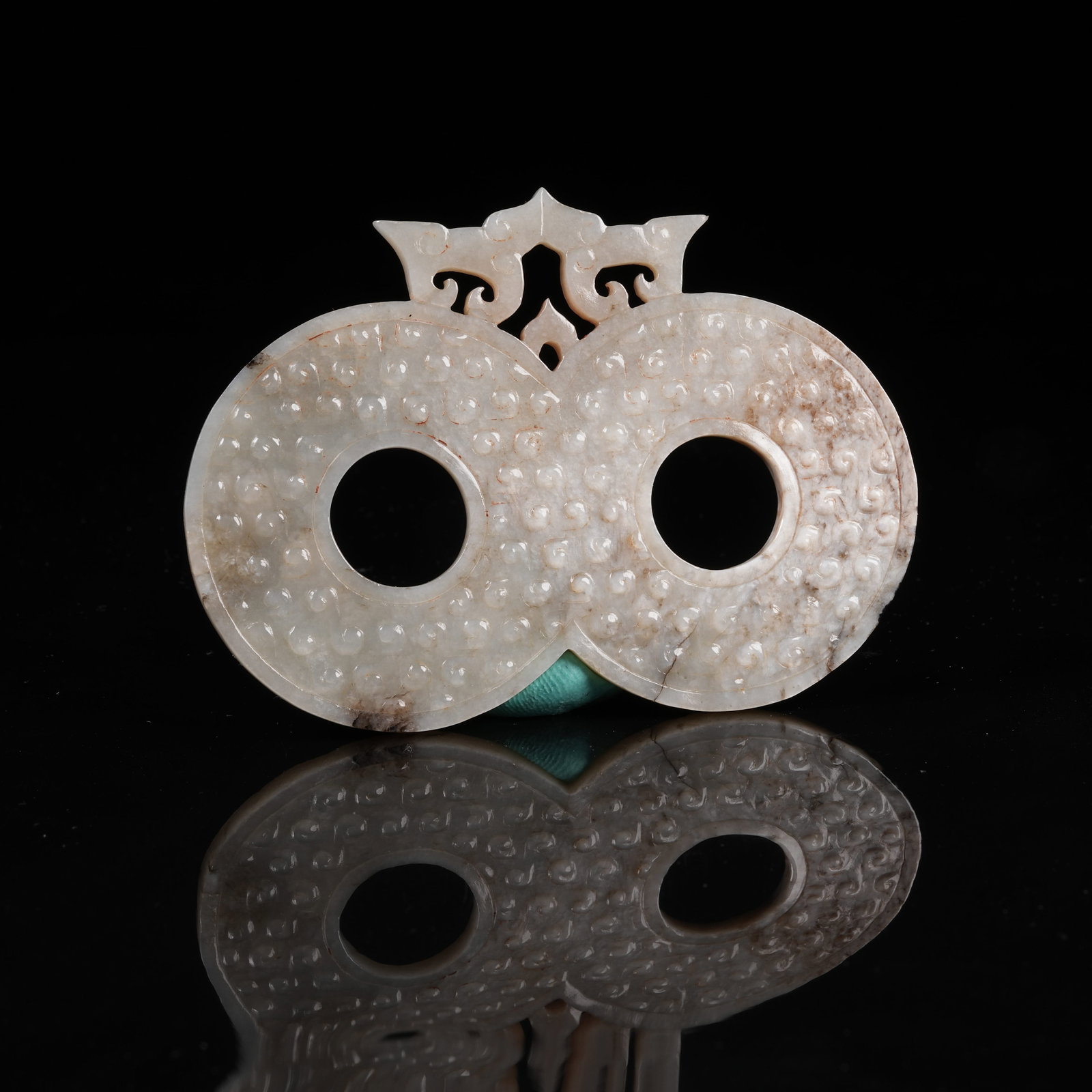 A ARCHAIC JADE DOUBLE LINKED BI DISC: Archaic Jade Double Linked Bi Disc