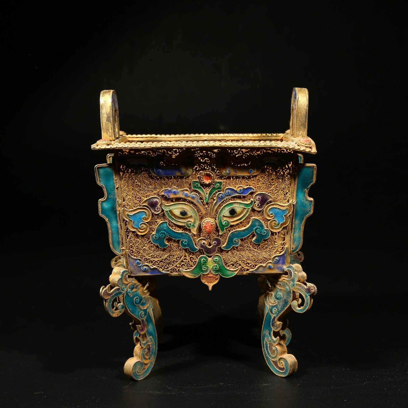 A GILDED SILVER FILIGREE CLOISONNÉ DING WITH BEAST-MASK MOTIF: Gilded silver filigree cloisonne ding with beast-mask motif
