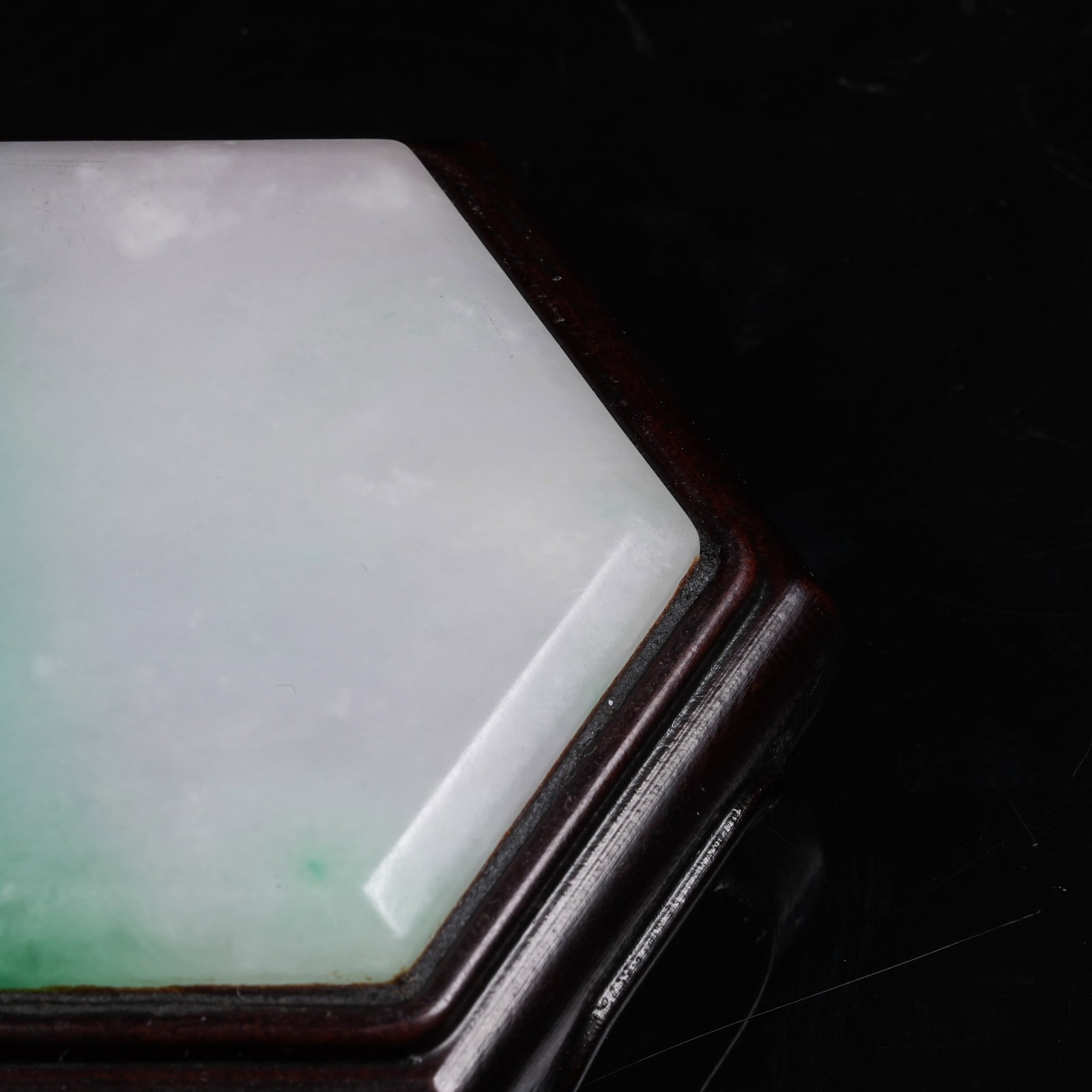 A JADEITE HEXAGONAL ORNAMENT - 7