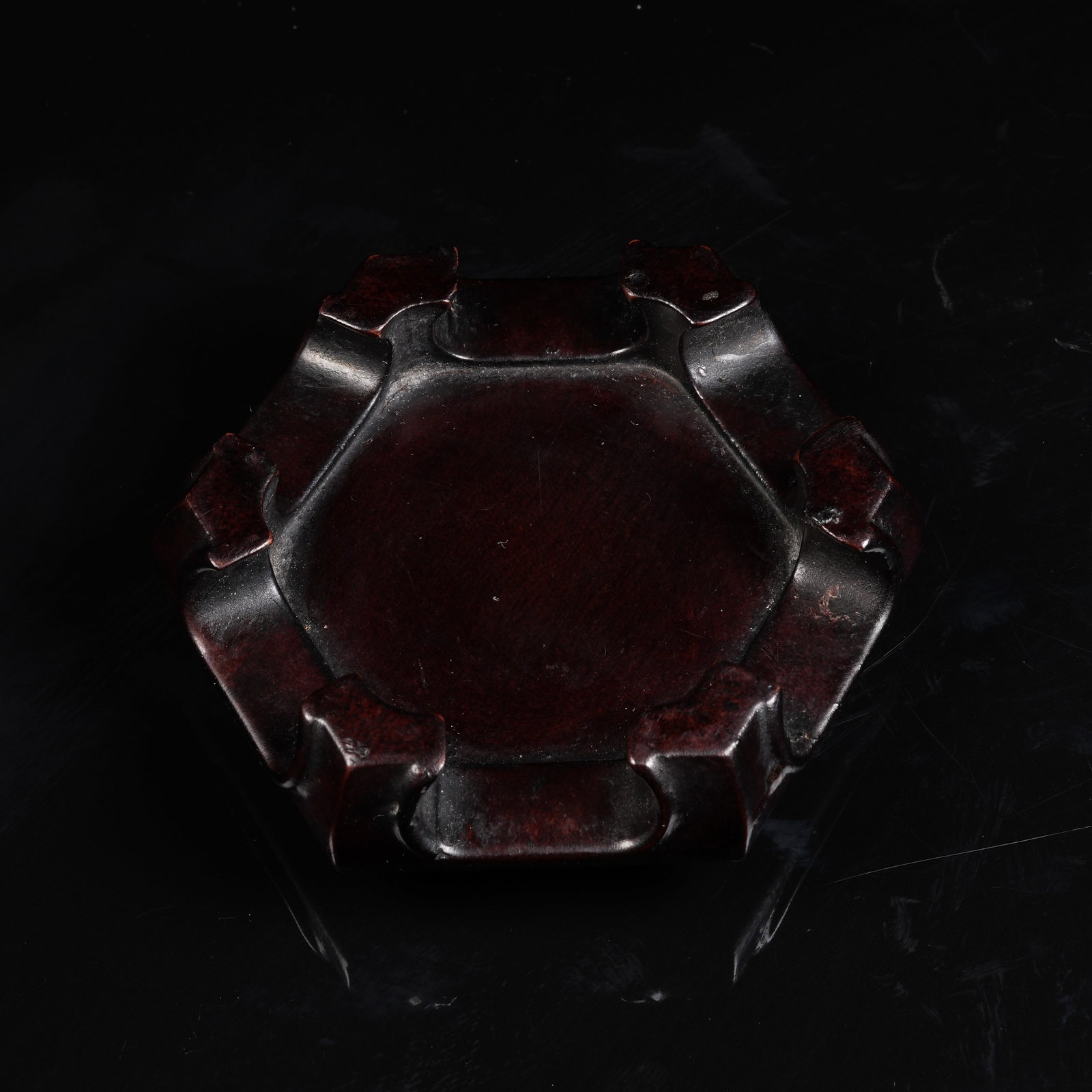 A JADEITE HEXAGONAL ORNAMENT - 8