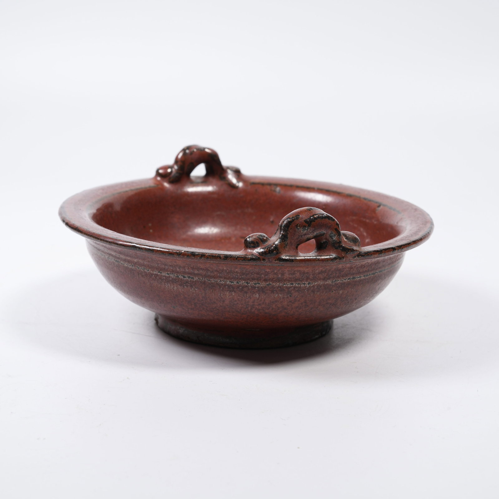A PERSIMMON-RED GLAZE SMALL TWO-LOOP DISH - 2