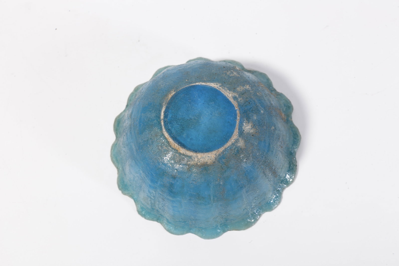A COLORED GLAZE CUP - 8