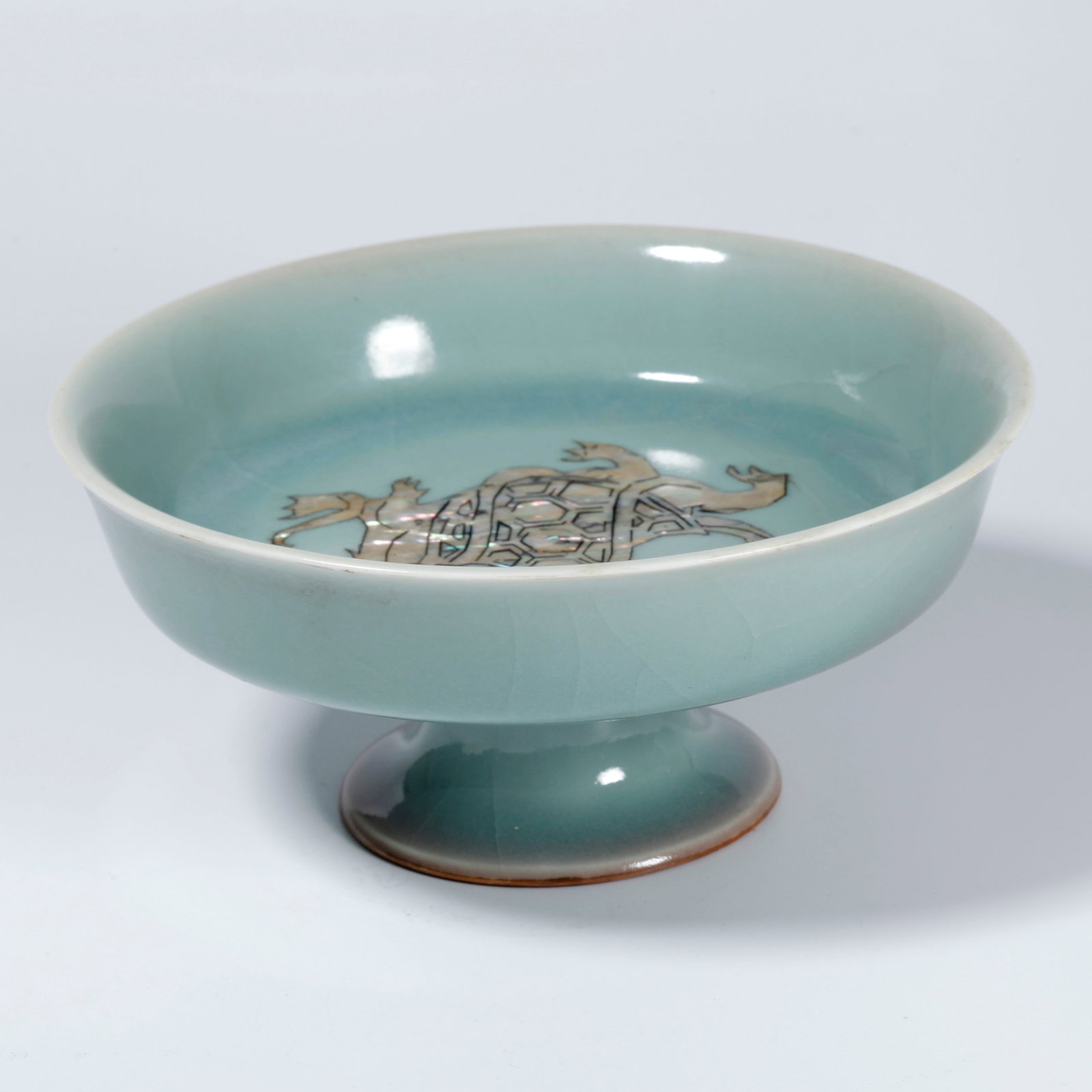 A RU KILN INLAID MOTHER-OF-PEARL HIGH-FOOTED PLATE WITH BLACK TORTOISE PATTERN (1 of 10)