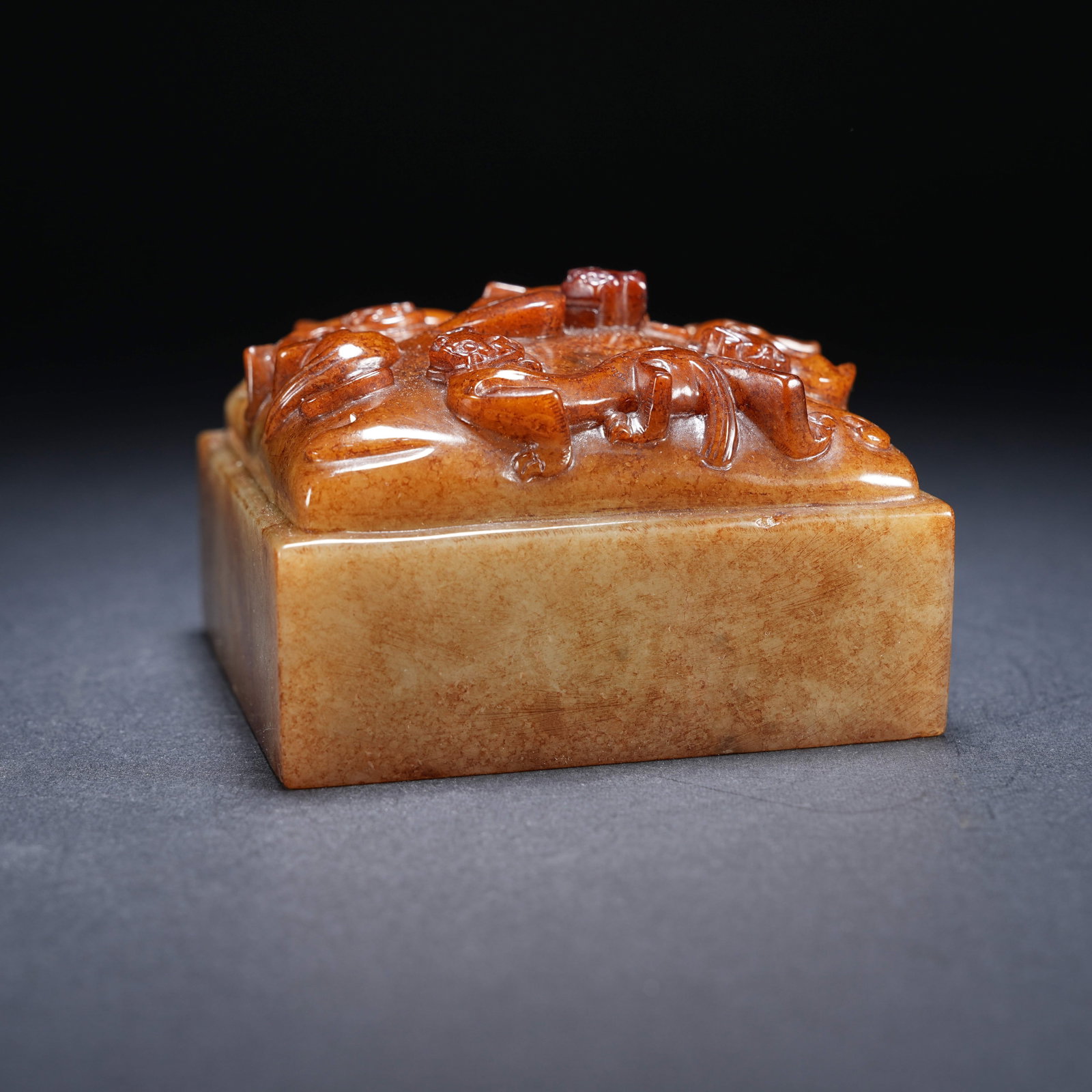 A ARCHAIC JADE FIVE-DRAGON SEAL (1 of 8)