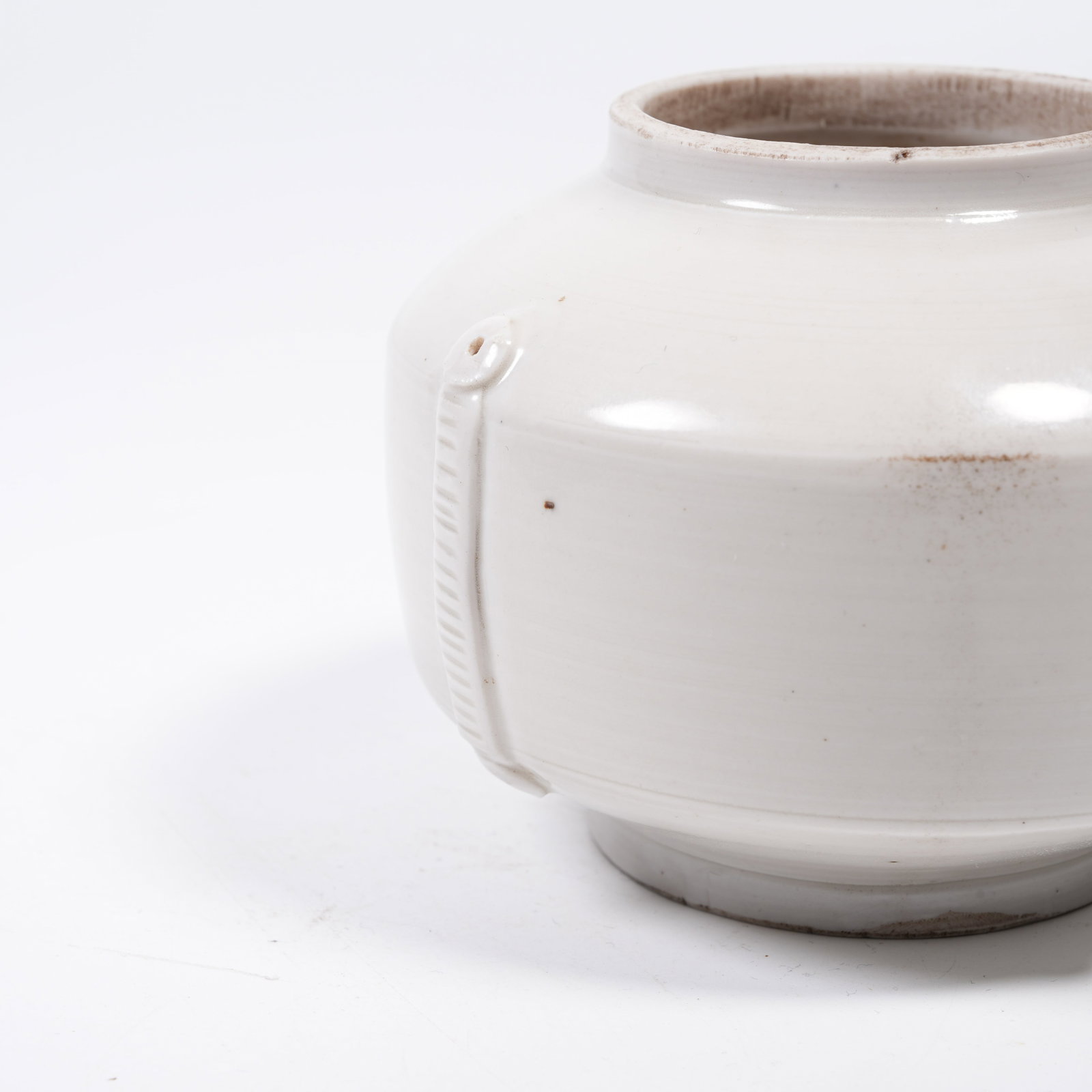 A DINGYAO FOUR-LOOP JAR - 5
