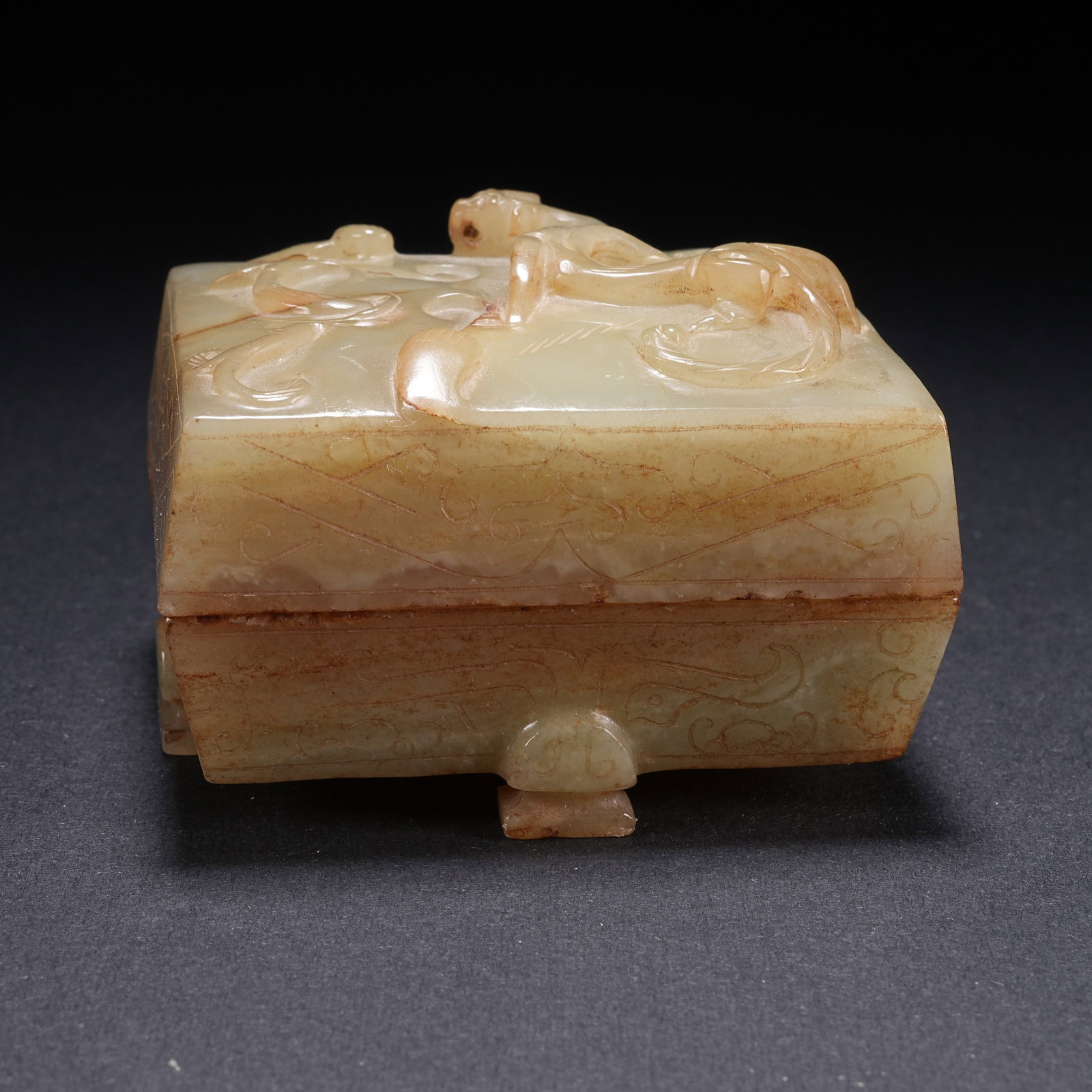 A ANCIENT JADE RECTANGULAR LIDDED BOX WITH CHILONG PATTERN - 3