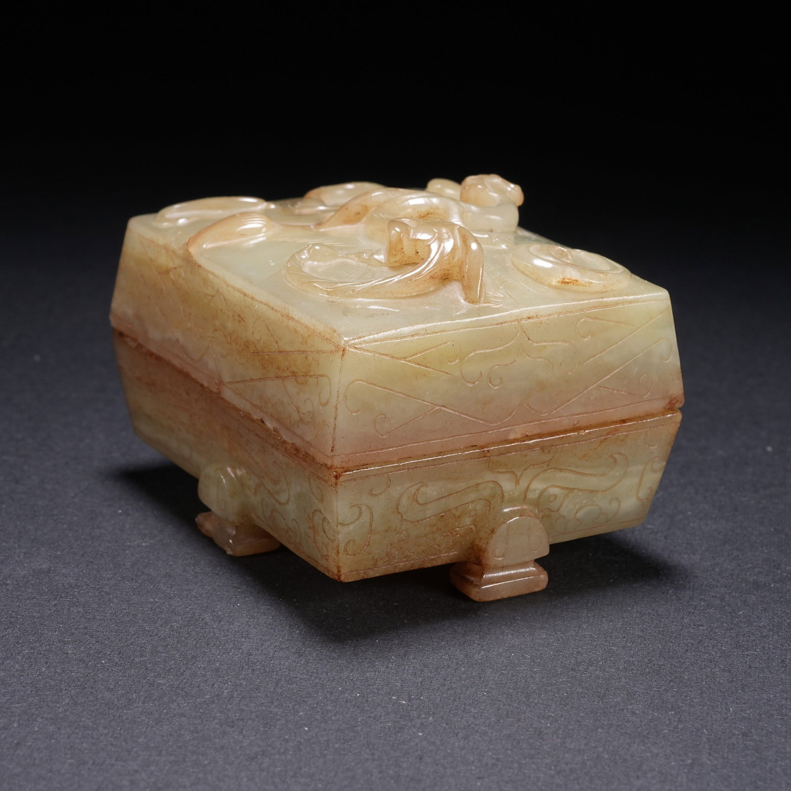 A ANCIENT JADE RECTANGULAR LIDDED BOX WITH CHILONG PATTERN - 4
