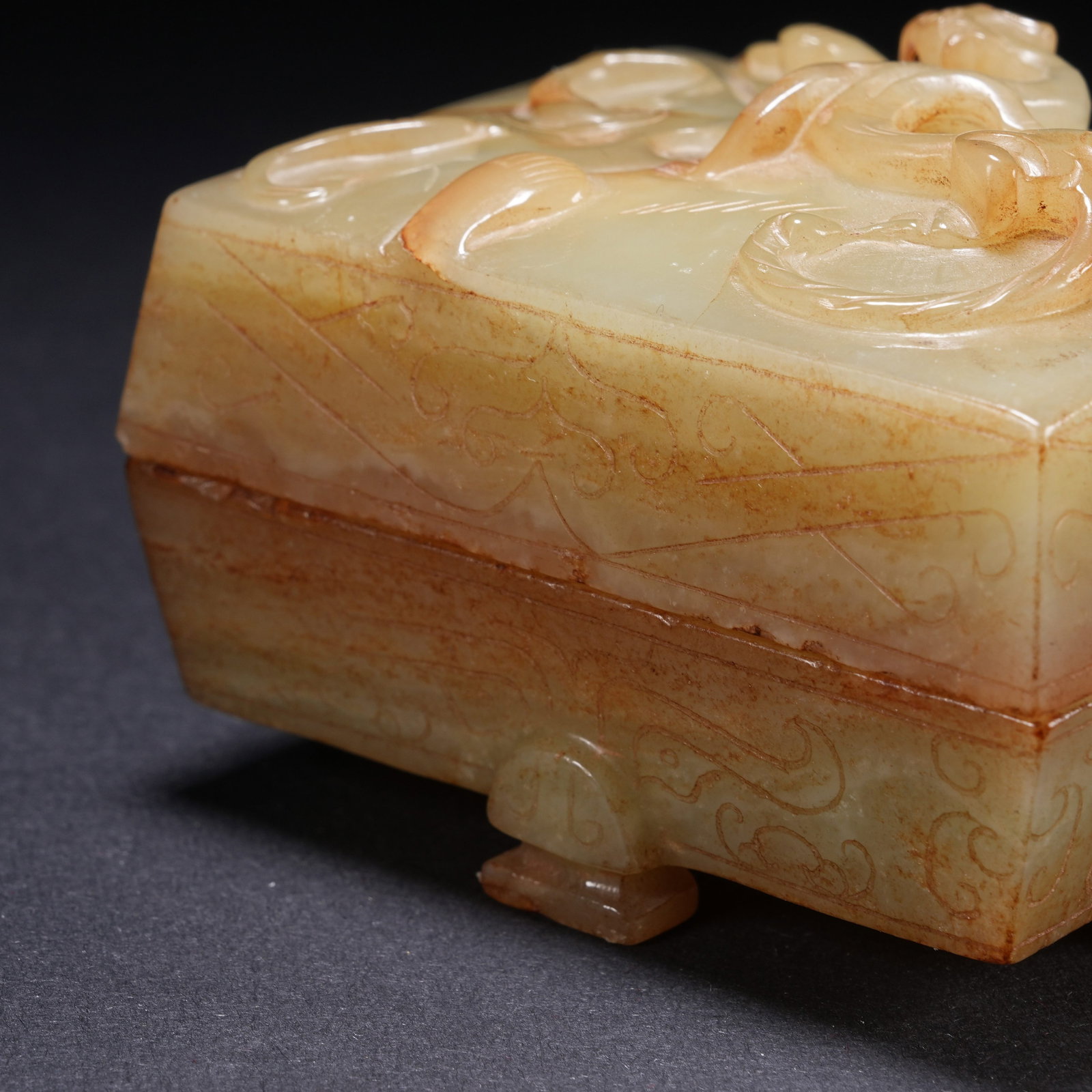 A ANCIENT JADE RECTANGULAR LIDDED BOX WITH CHILONG PATTERN - 7
