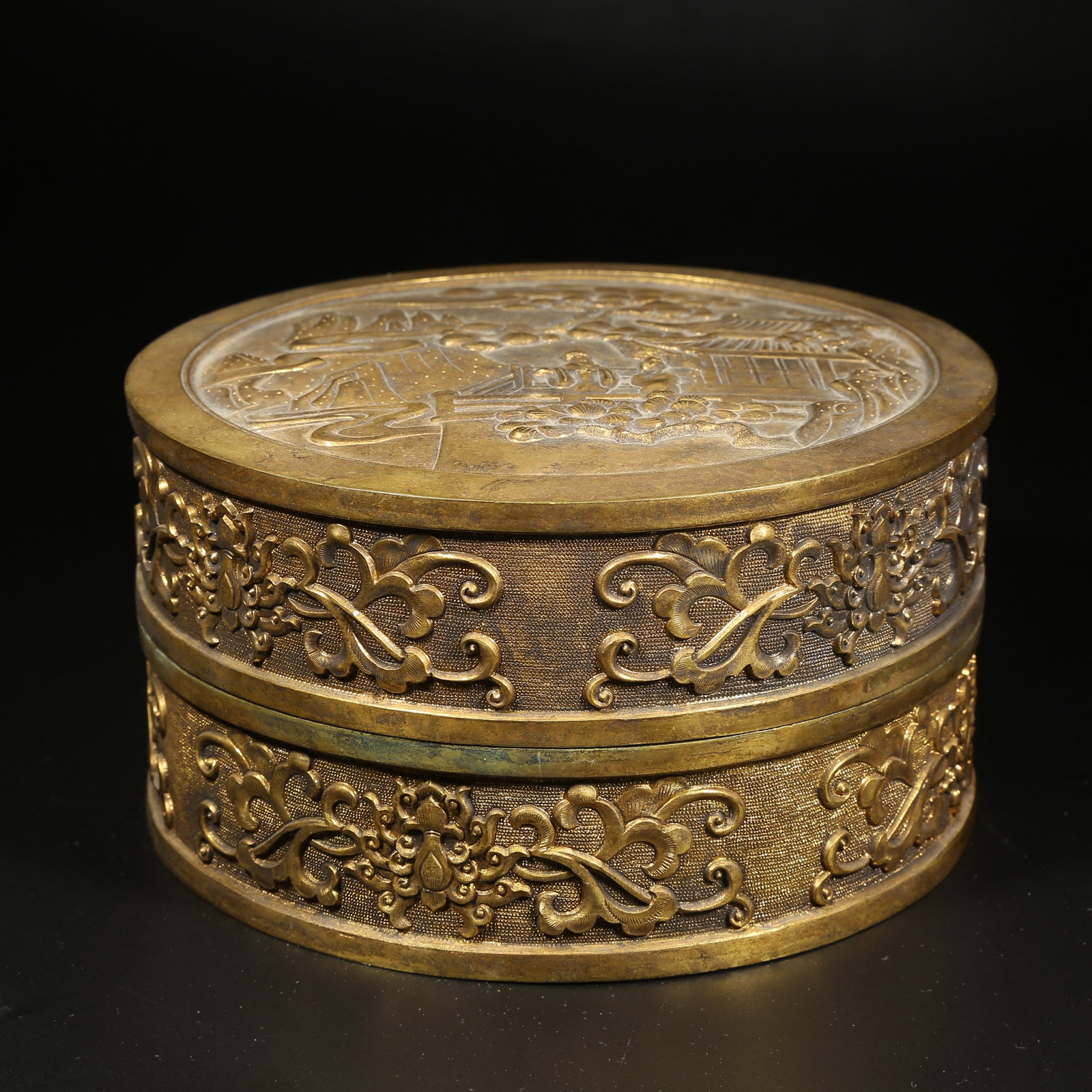 A GILT BRONZE COVERED BOX WITH LANDSCAPE AND FIGURE DESIGN: Gilt Bronze Covered Box with Landscape and Figure Design