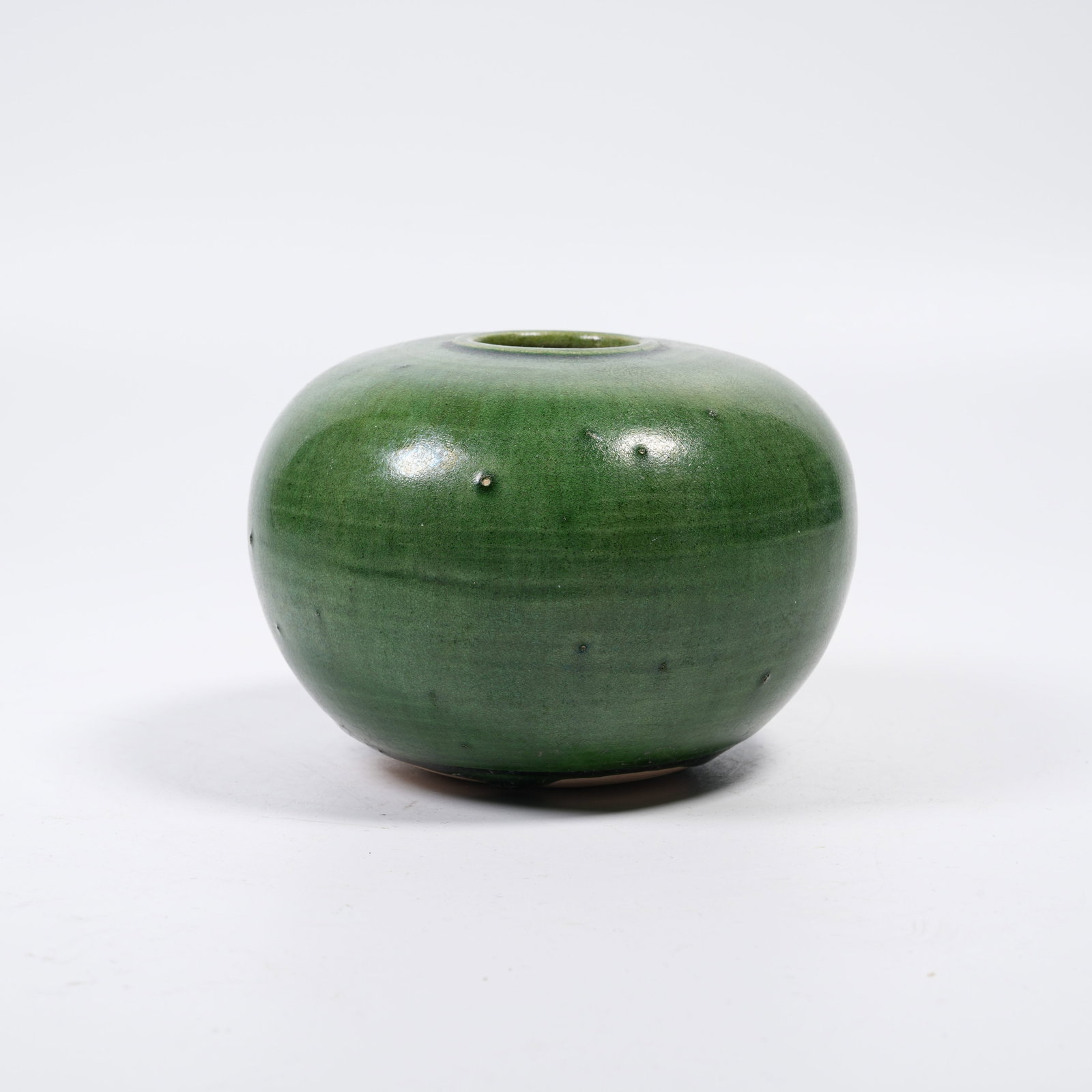 A SMALL GREEN GLAZE JAR (1 of 9)