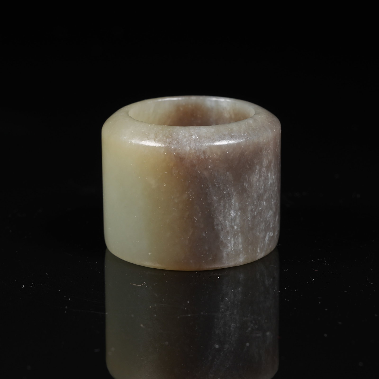 A ARCHAIC JADE ARCHERS RING: Archaic Jade Archers Ring