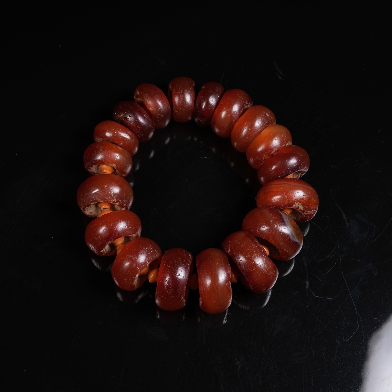 A AGATE BRACELET: Agate Bracelet