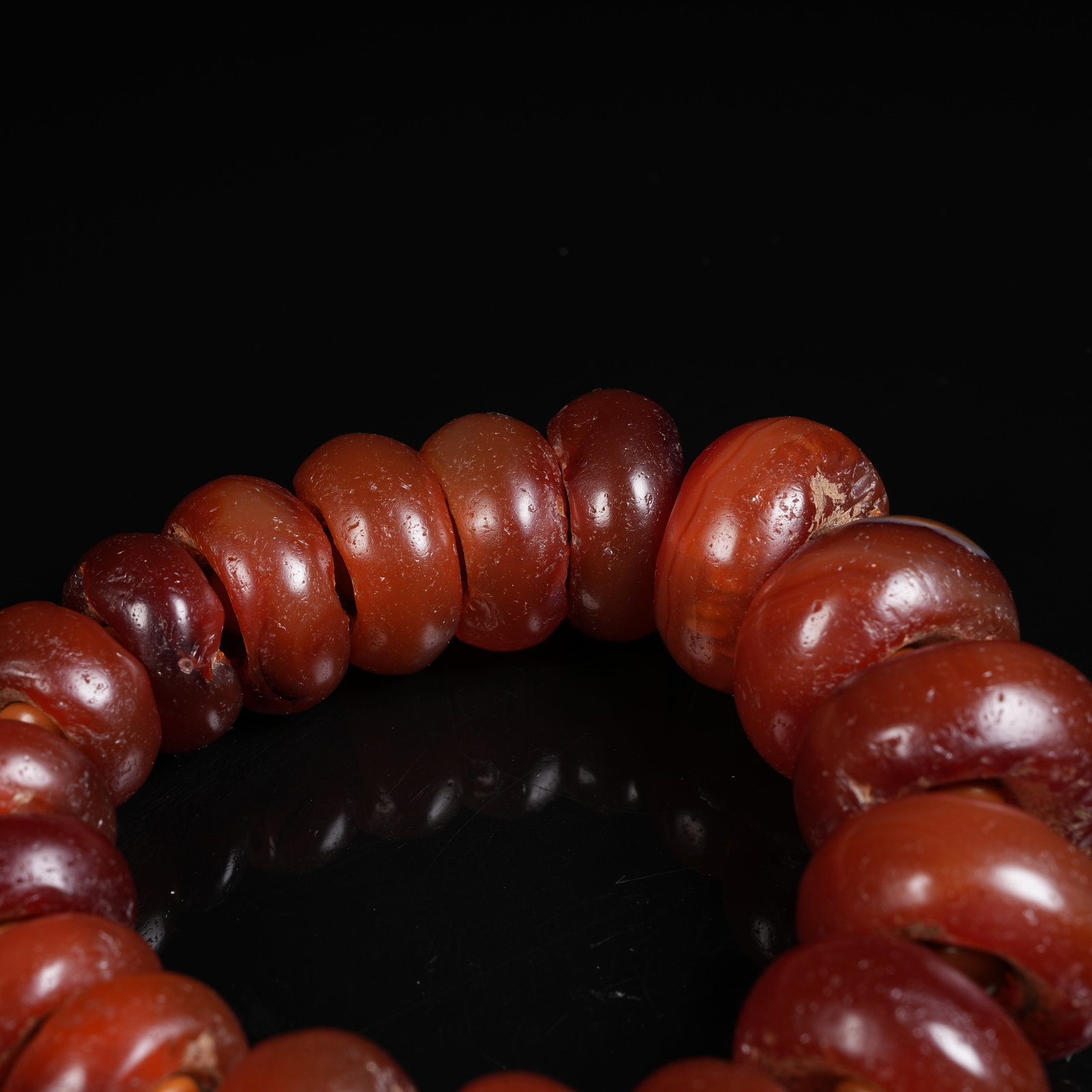 A AGATE BRACELET - 8