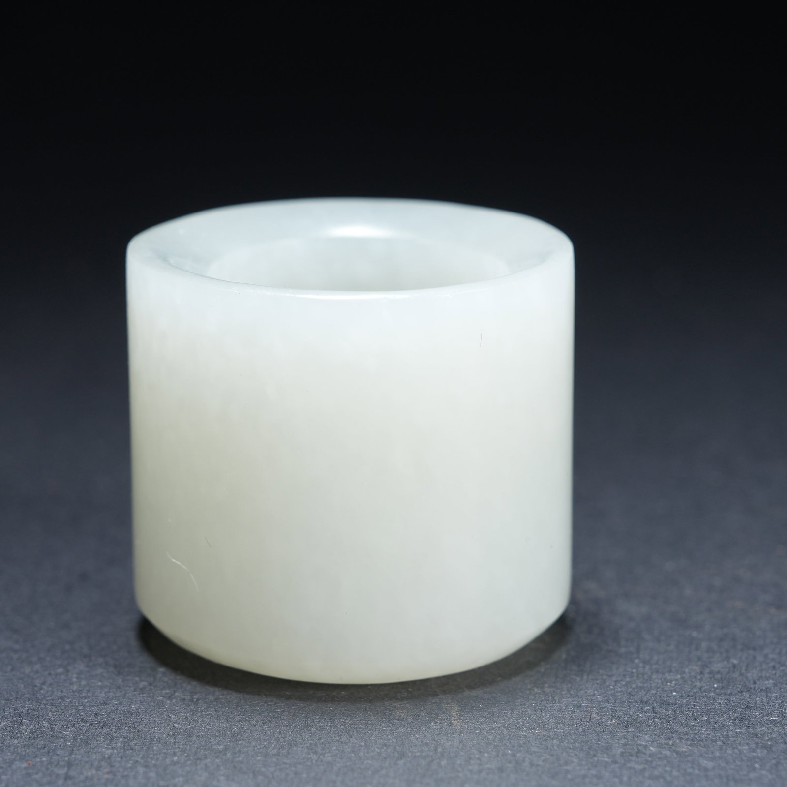 A HETIAN JADE THUMB RING - 4
