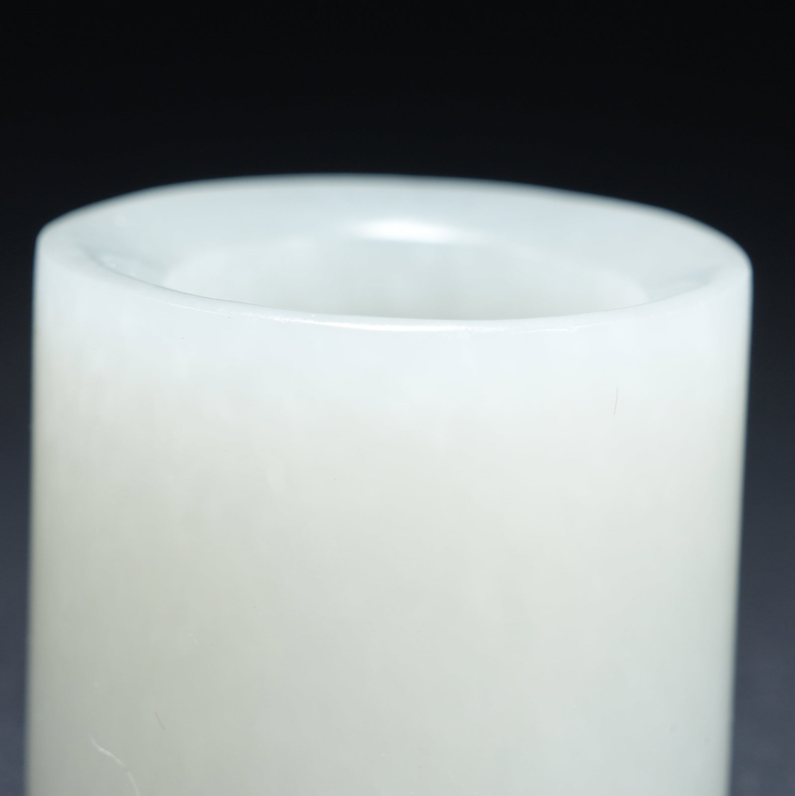 A HETIAN JADE THUMB RING - 5