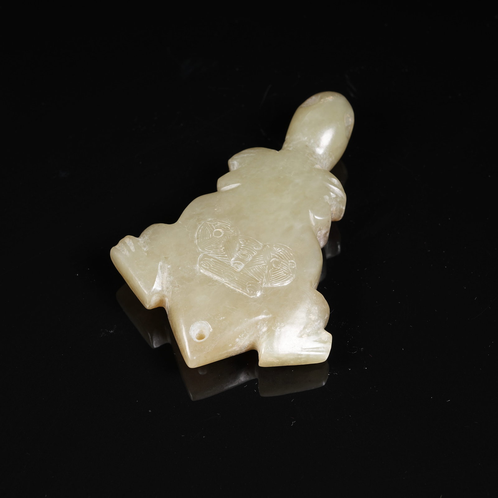 A ARCHAIC JADE TURTLE PENDANT WITH DIVINE MASK: Archaic Jade Turtle Pendant with Divine Mask