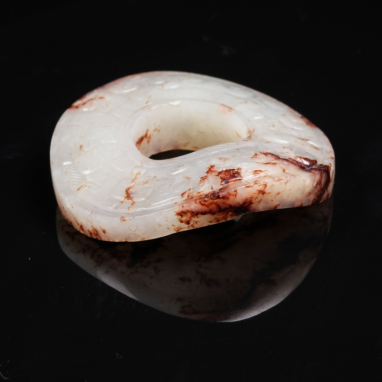 A ARCHAIC JADE BI DISC WITH INTERLOCKING CLOUD PATTERN - 5