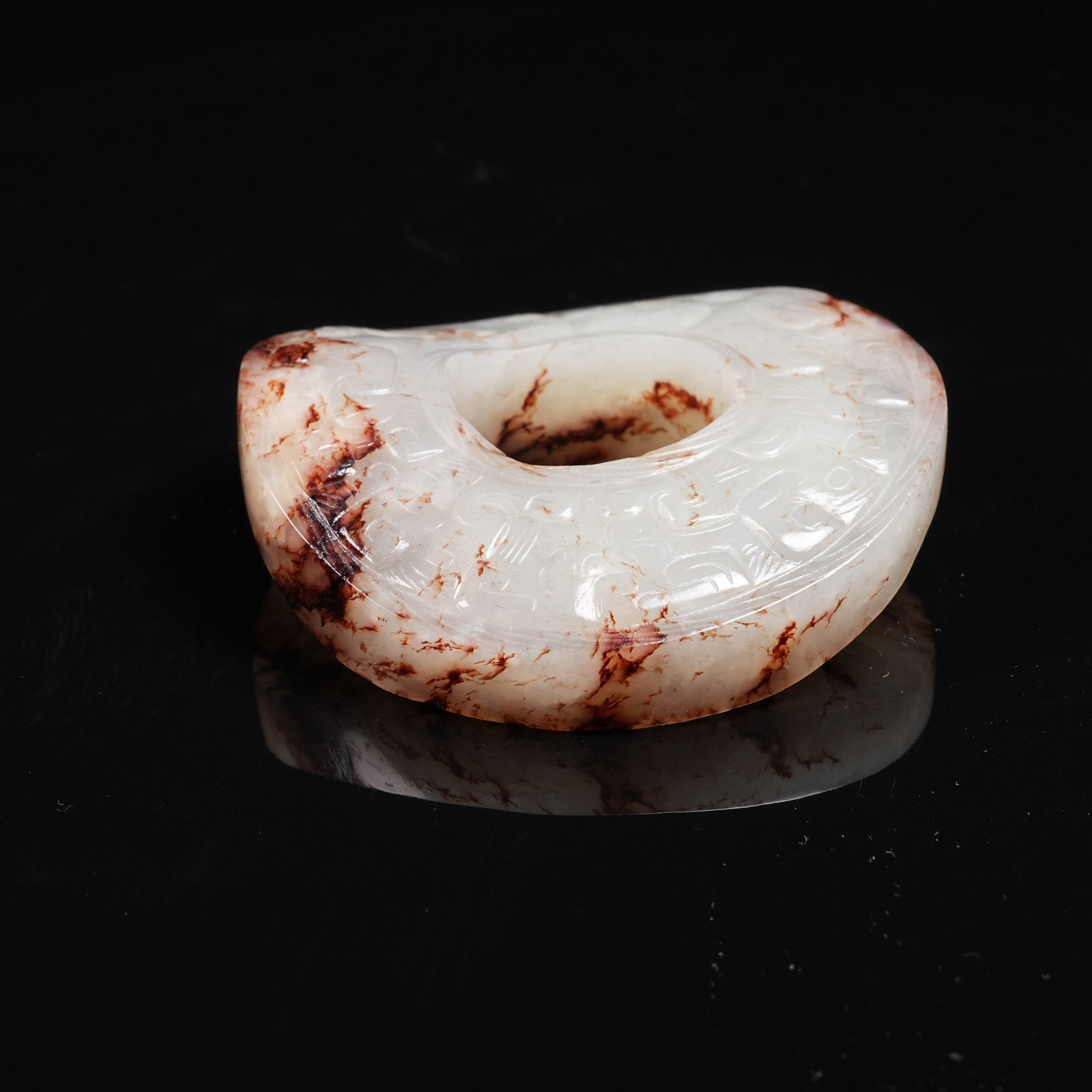 A ARCHAIC JADE BI DISC WITH INTERLOCKING CLOUD PATTERN - 8