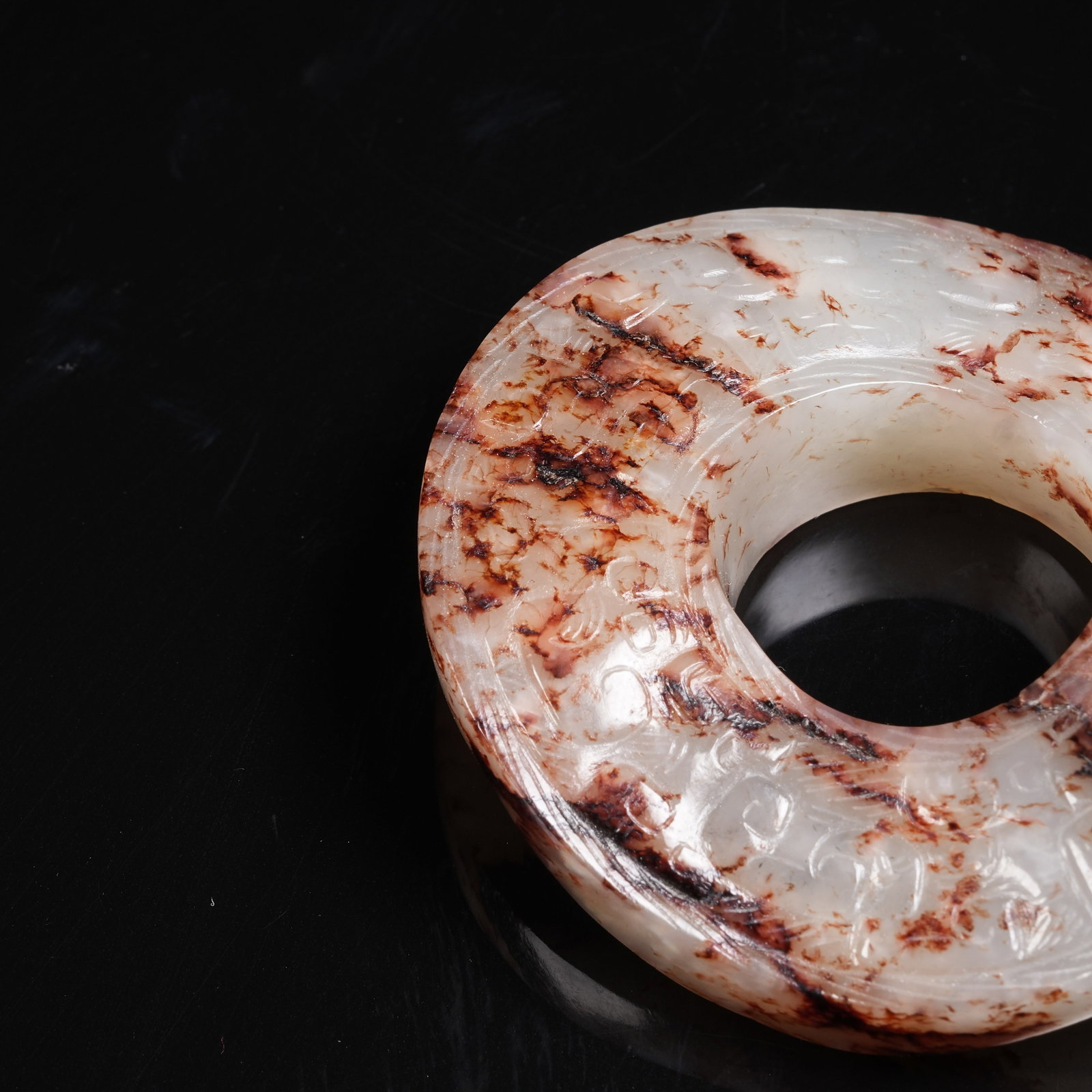 A ARCHAIC JADE BI DISC WITH INTERLOCKING CLOUD PATTERN - 9