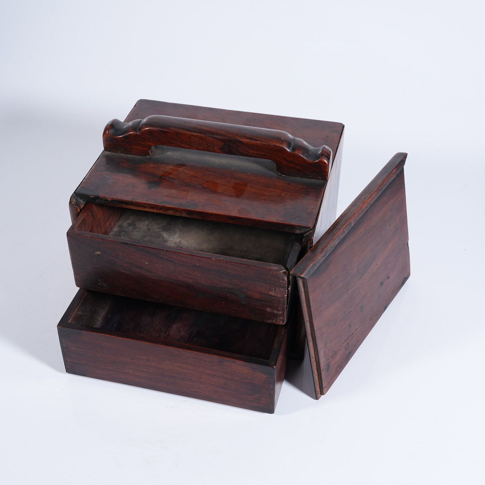 A HUANGHUALI WOOD LIDDED BOX WITH HANDLE (1 of 9)