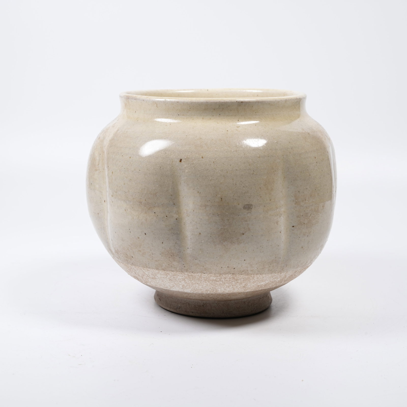 A CIZHOUYAO PETAL-SHAPED JAR: Cizhouyao Petal-shaped Jar