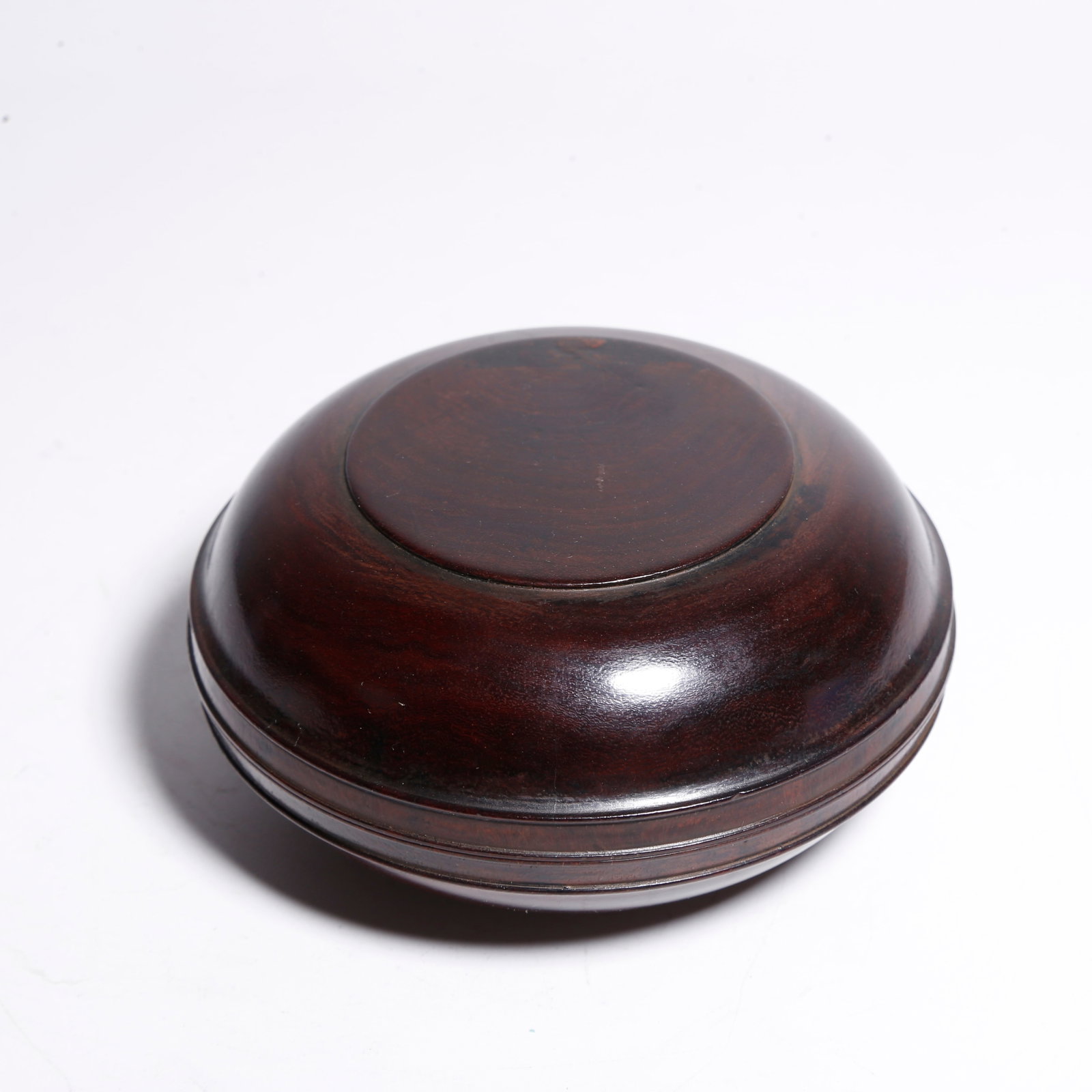A RED SANDALWOOD CARVED COVERED BOX (1 of 9)