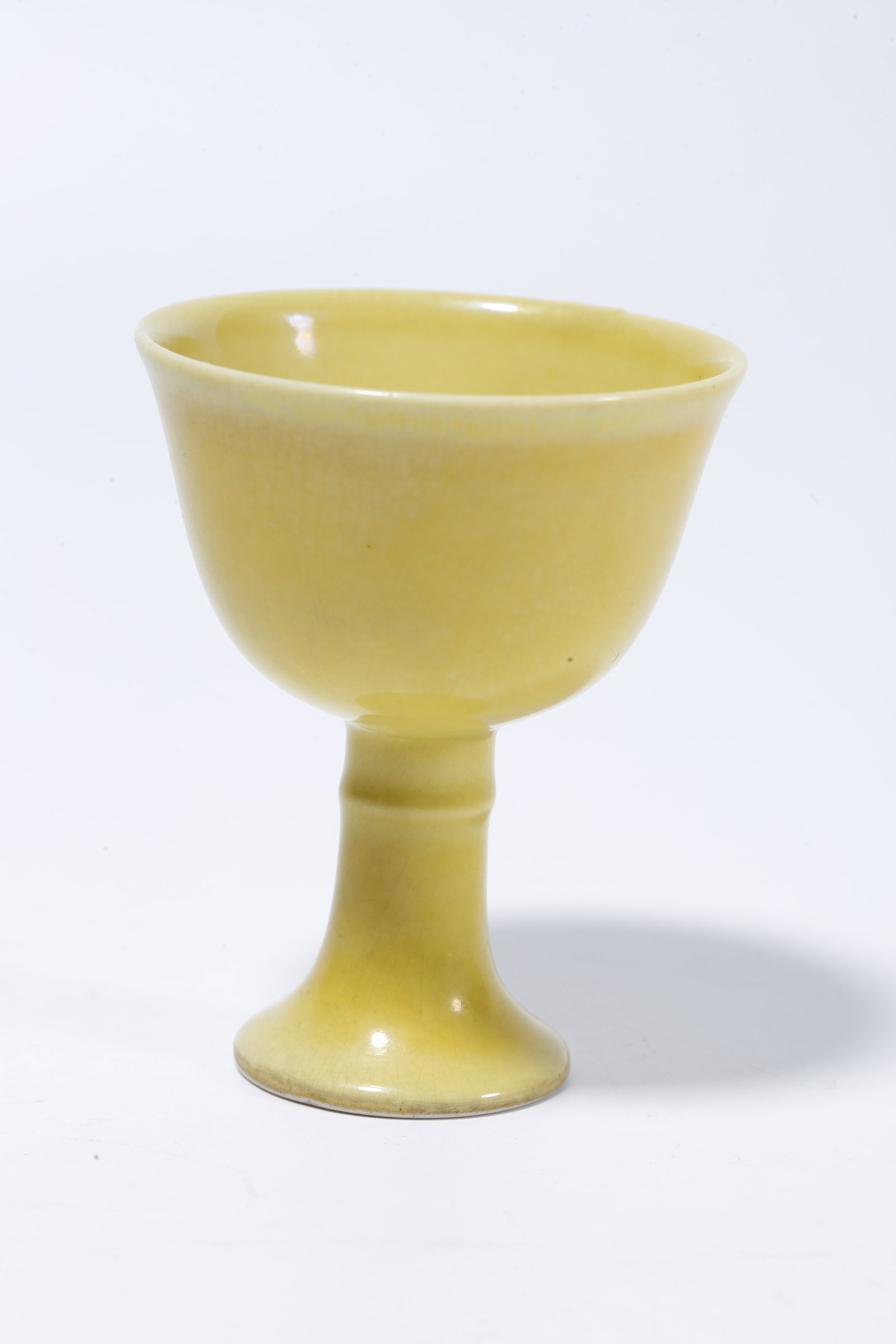 A YELLOW-GLAZED STEM CUP - 4