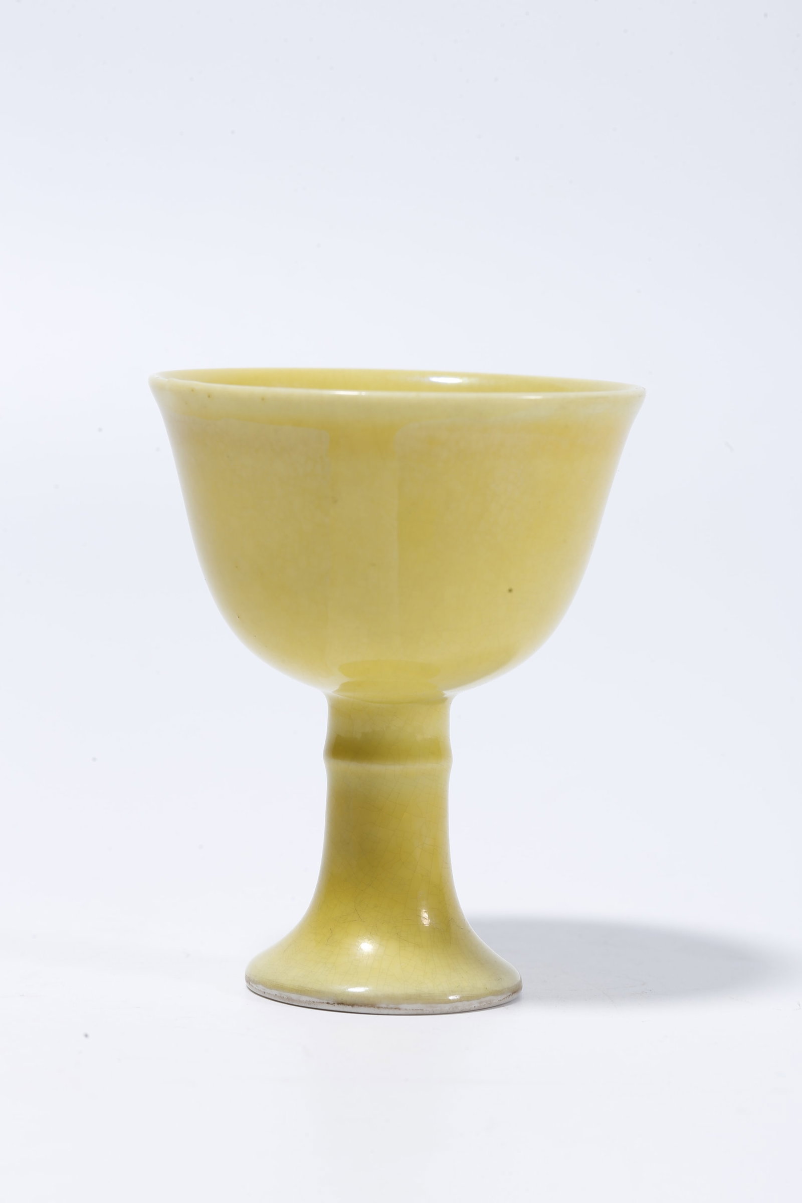 A YELLOW-GLAZED STEM CUP - 6