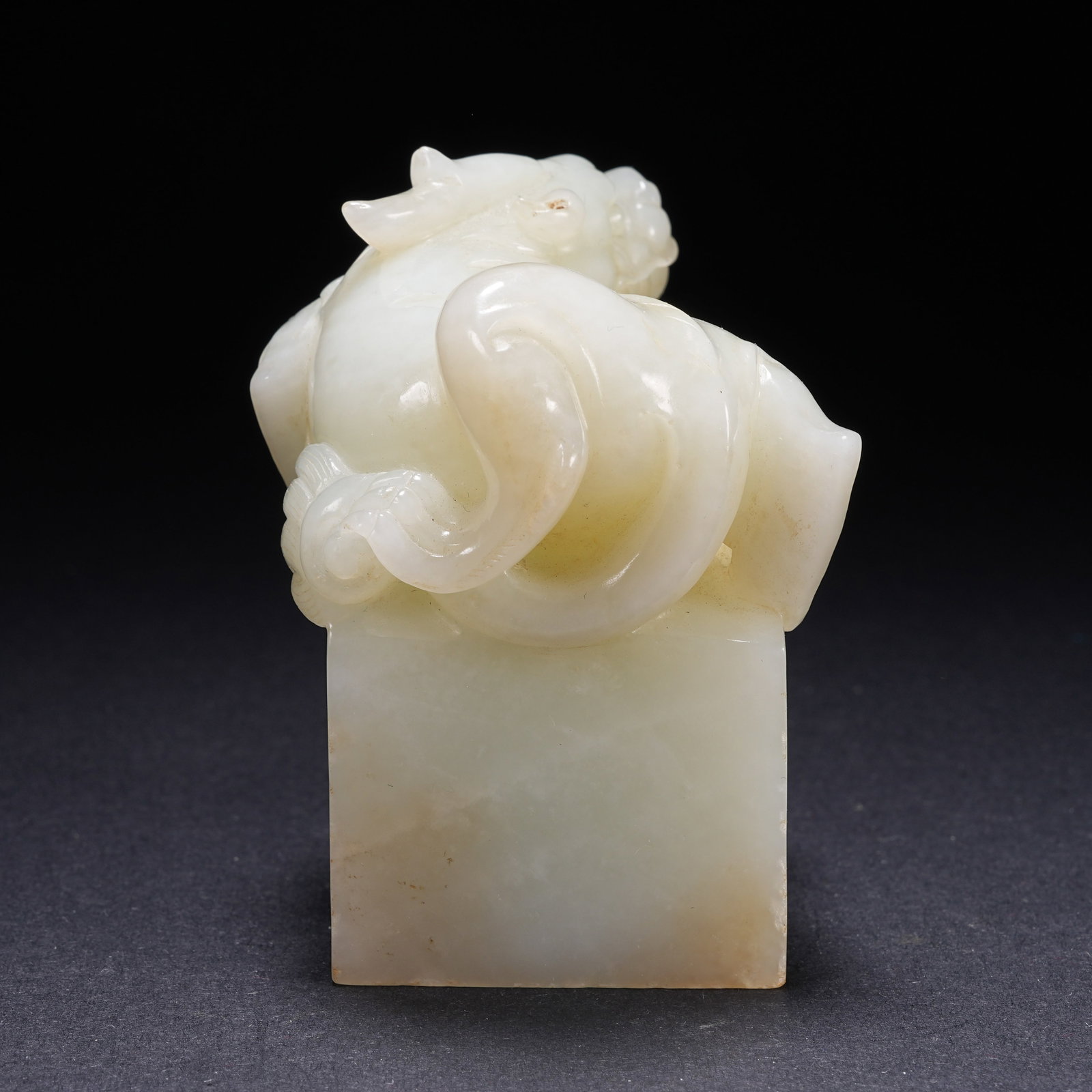 A HETIAN JADE BEAST BUTTON SEAL - 3
