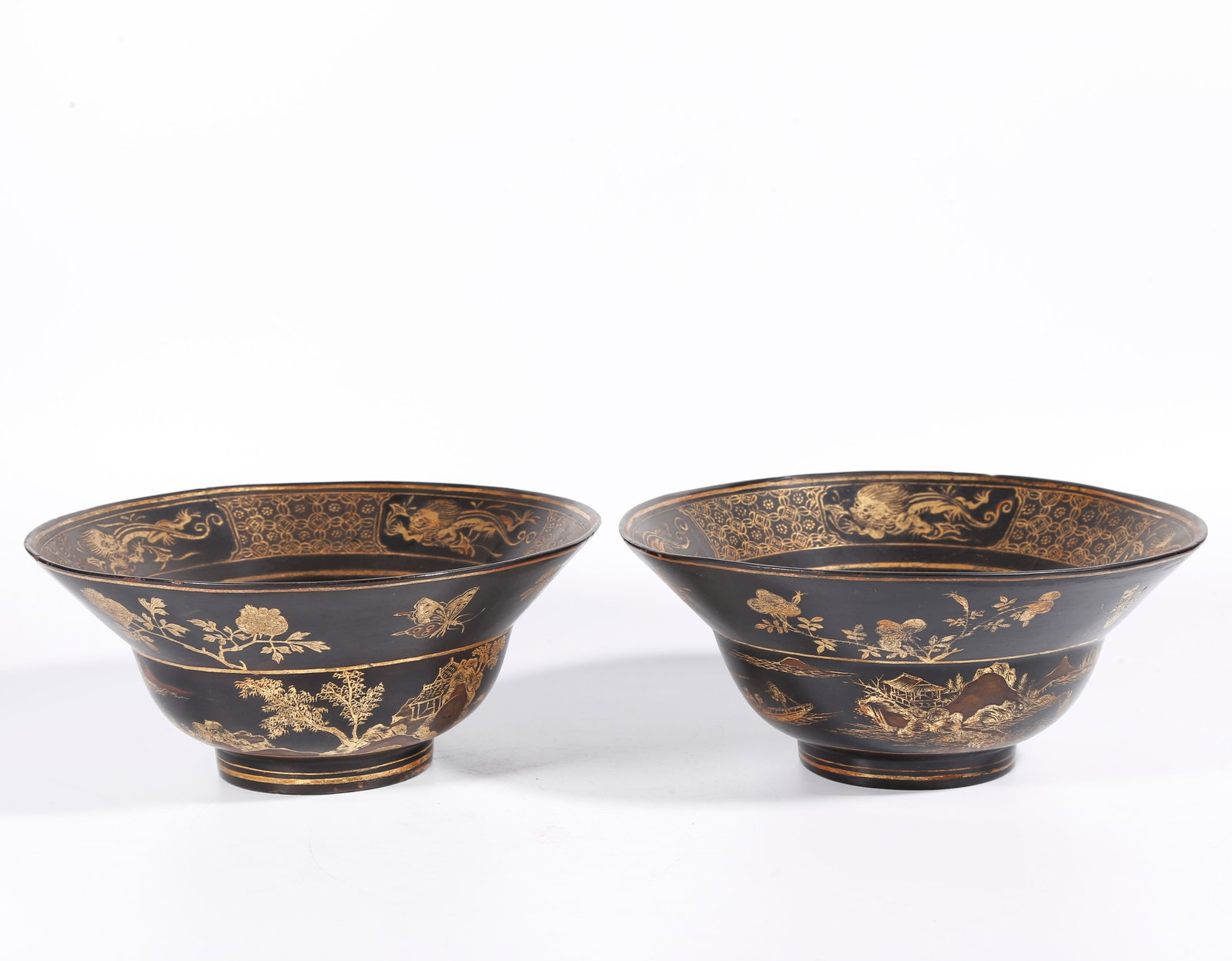 A PAIR OF GILT LACQUER BOWLS WITH LANDSCAPE AND FLOWER DISH PATTERN (1 of 10)