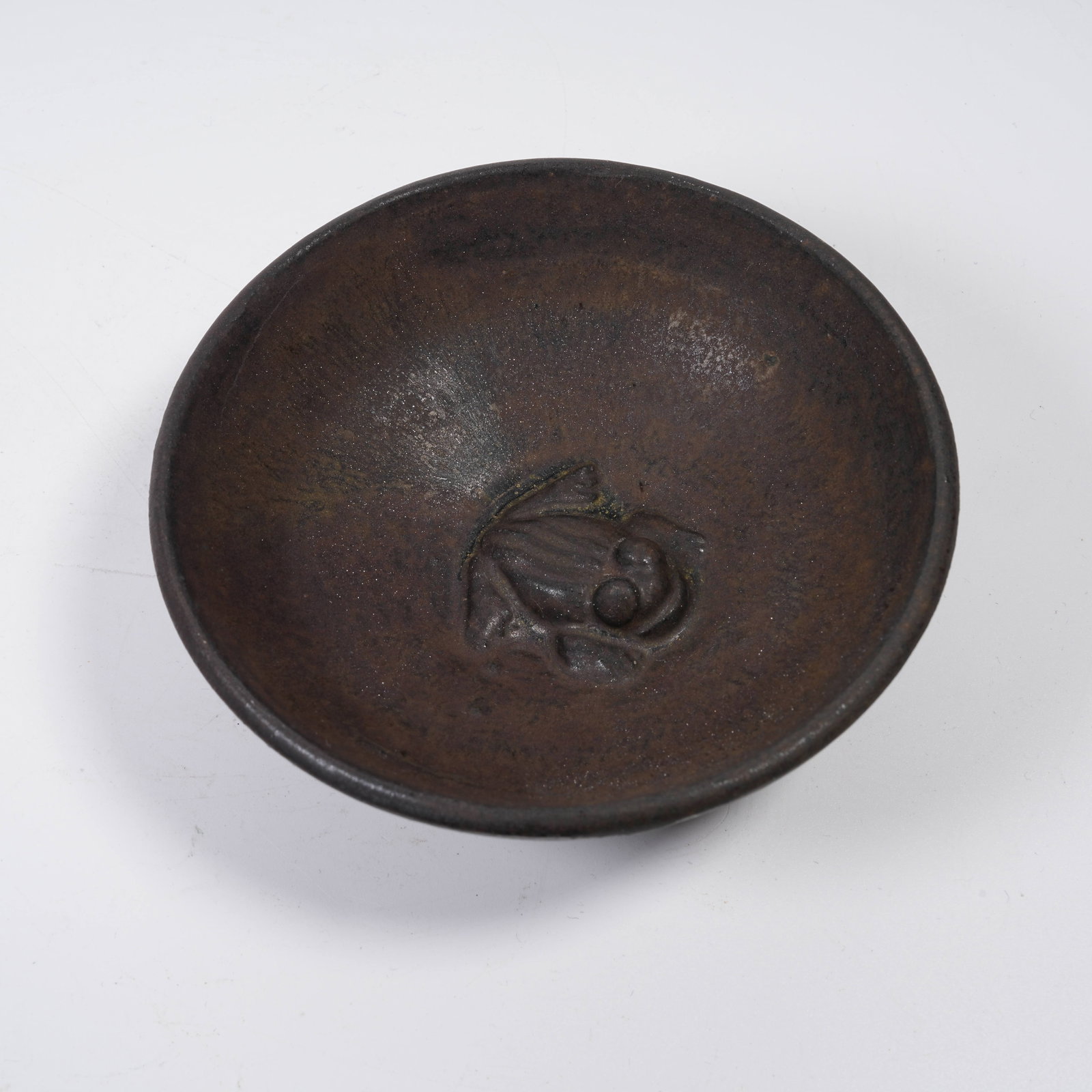A JIZHOUYAO CUP WITH APPLIED FROG PATTERNS - 8