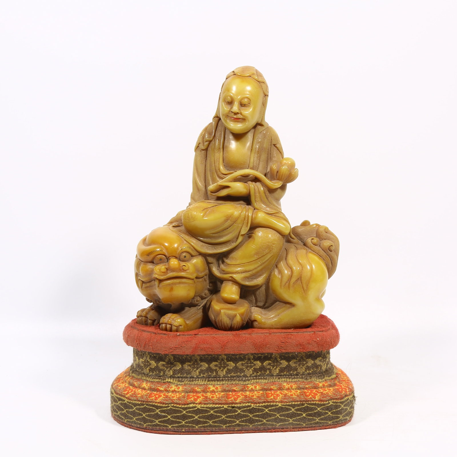 A SHOUSHAN STONE SEATED GUANYIN STATUE (1 of 8)