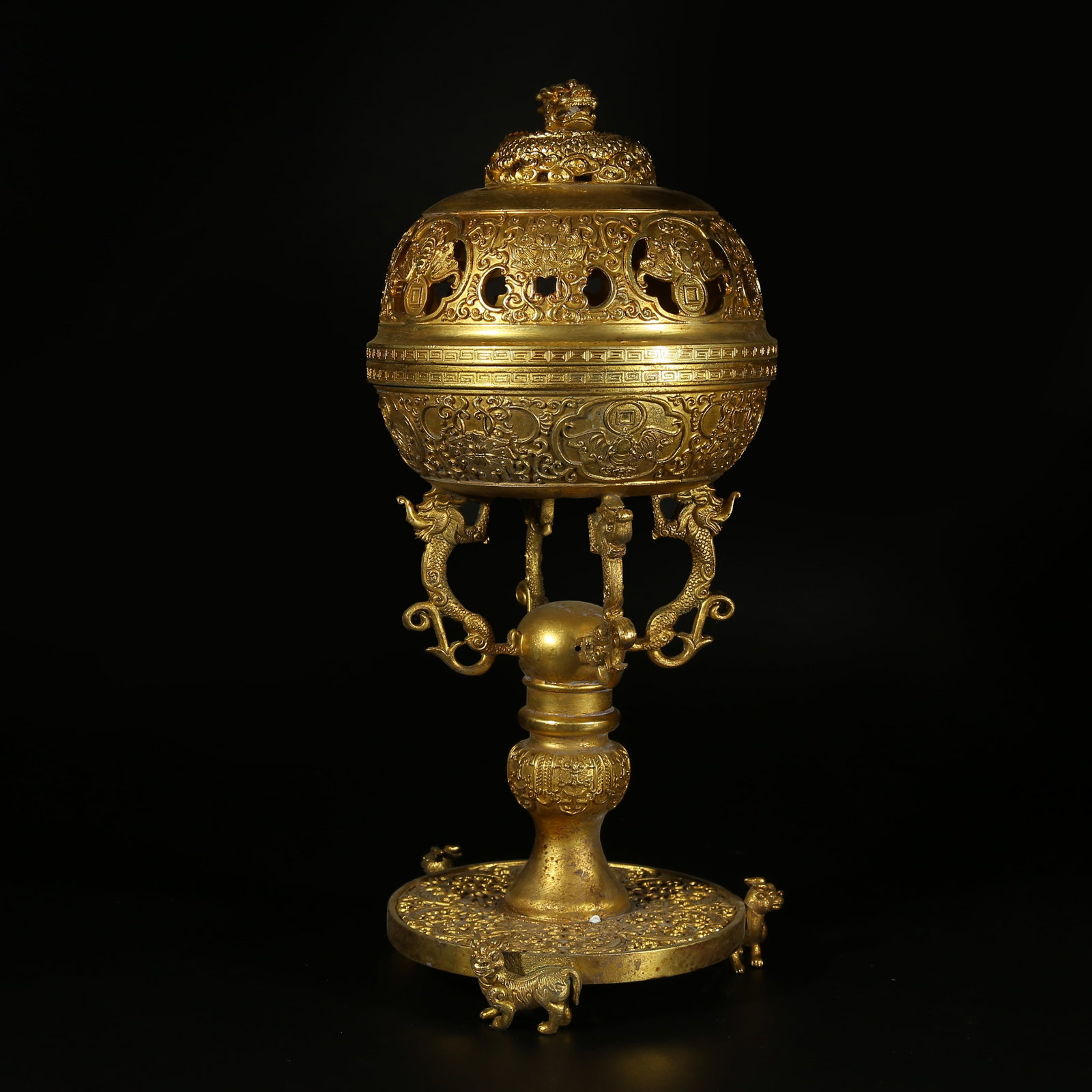 A GILT BRONZE CENSER WITH DRAGON KNOB (1 of 9)