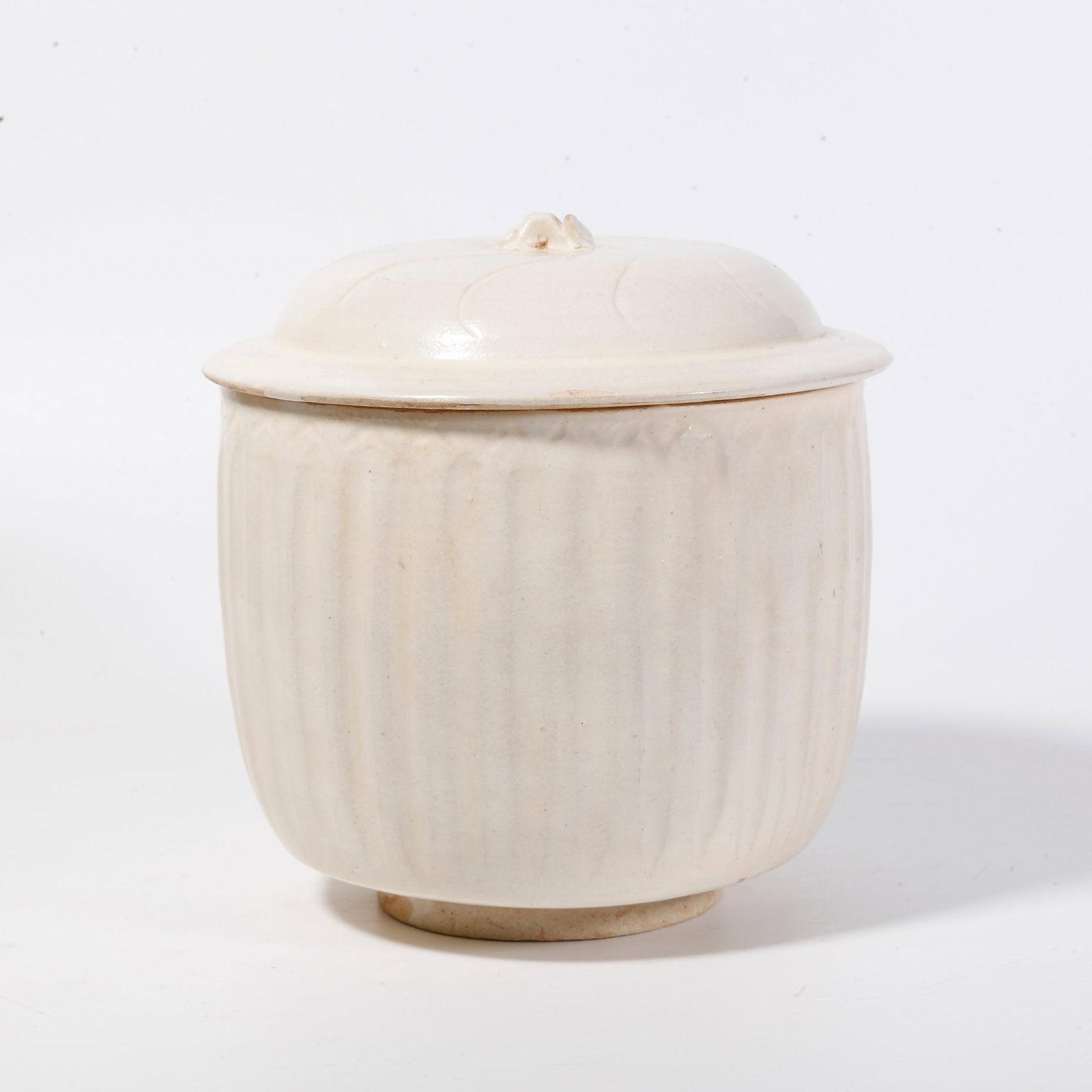 A DING KILN COVERED JAR (1 of 11)