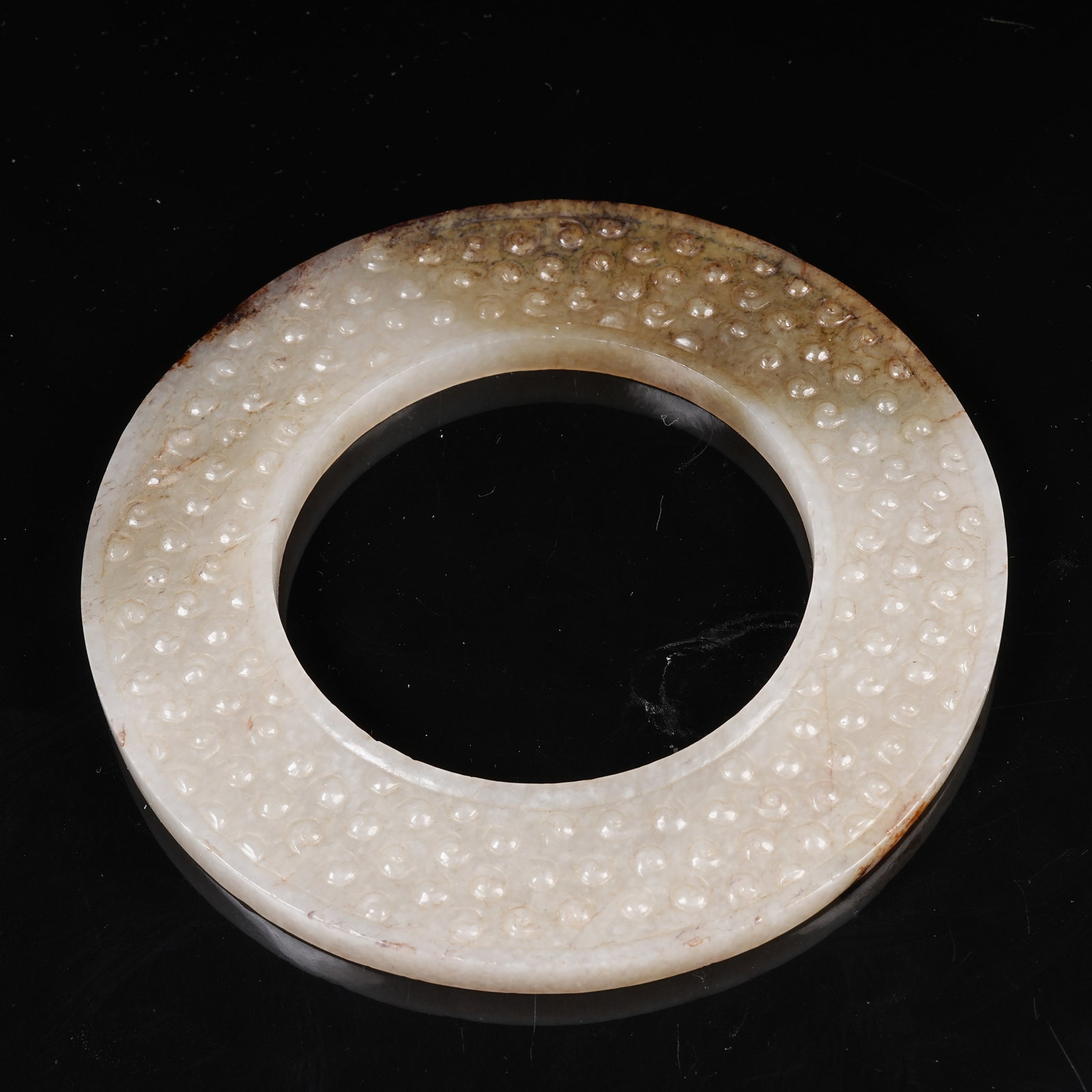 A ARCHAIC JADE BI DISC WITH INTERLOCKING CLOUD PATTERN - 10
